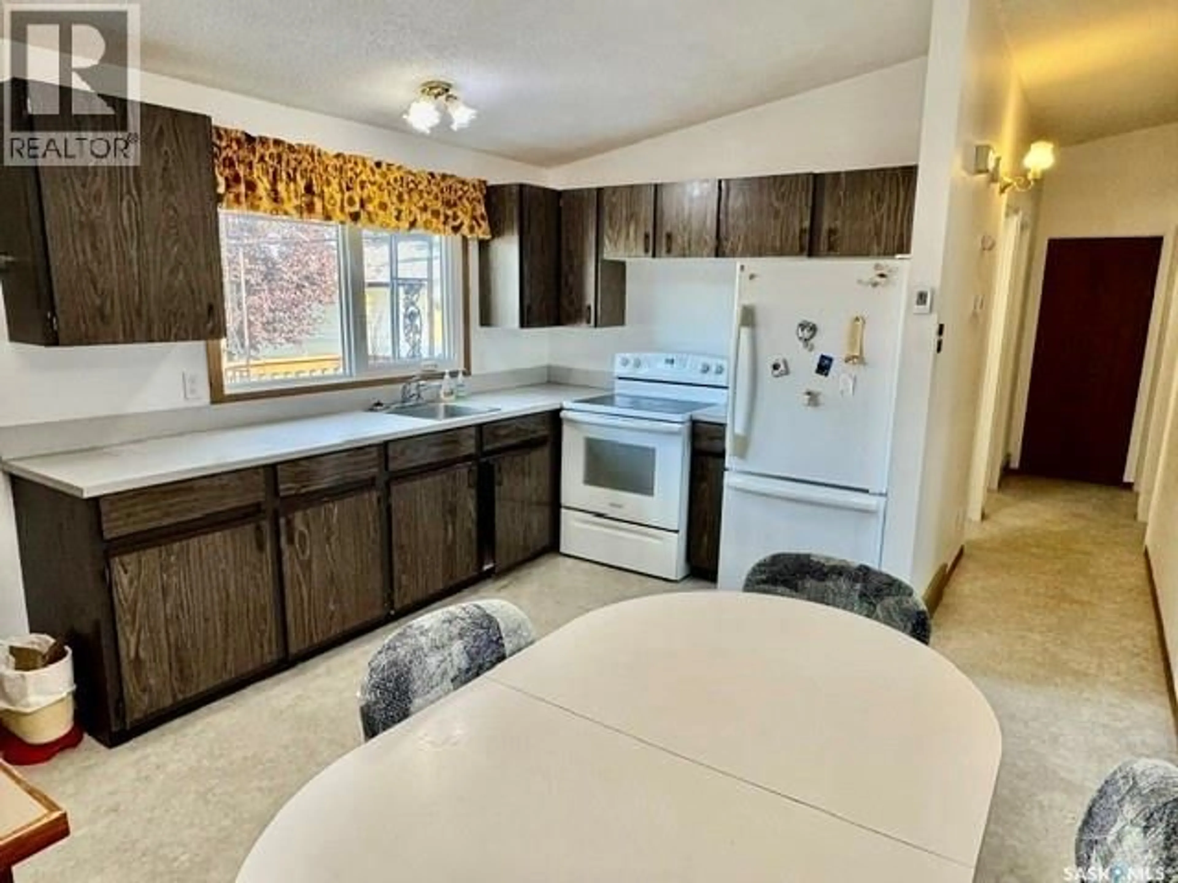 Standard kitchen, unknown for 520 3RD STREET, Humboldt Saskatchewan S0K2A0