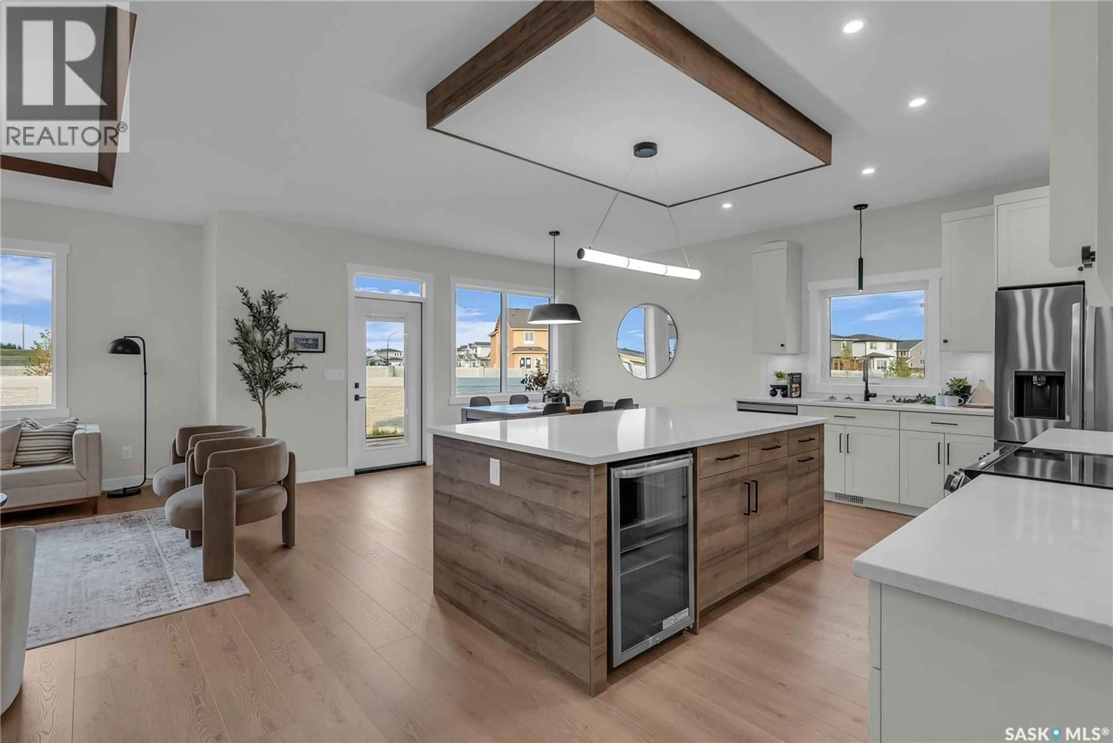 Open concept kitchen, unknown for 463 TRAEGER CLOSE, Saskatoon Saskatchewan S7V0T9