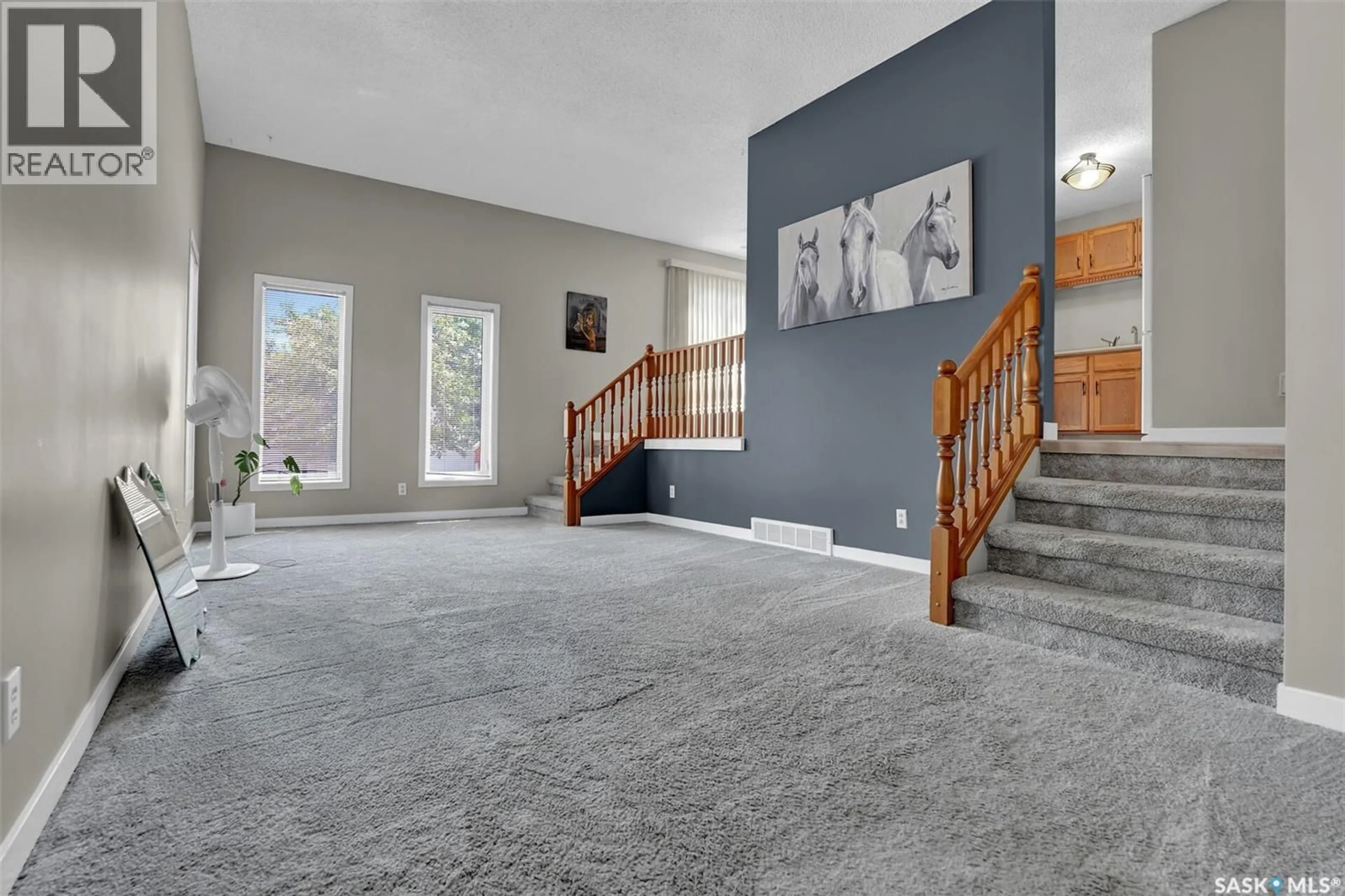 Indoor foyer for 6707 MAWSON AVENUE, Regina Saskatchewan S4X2P2