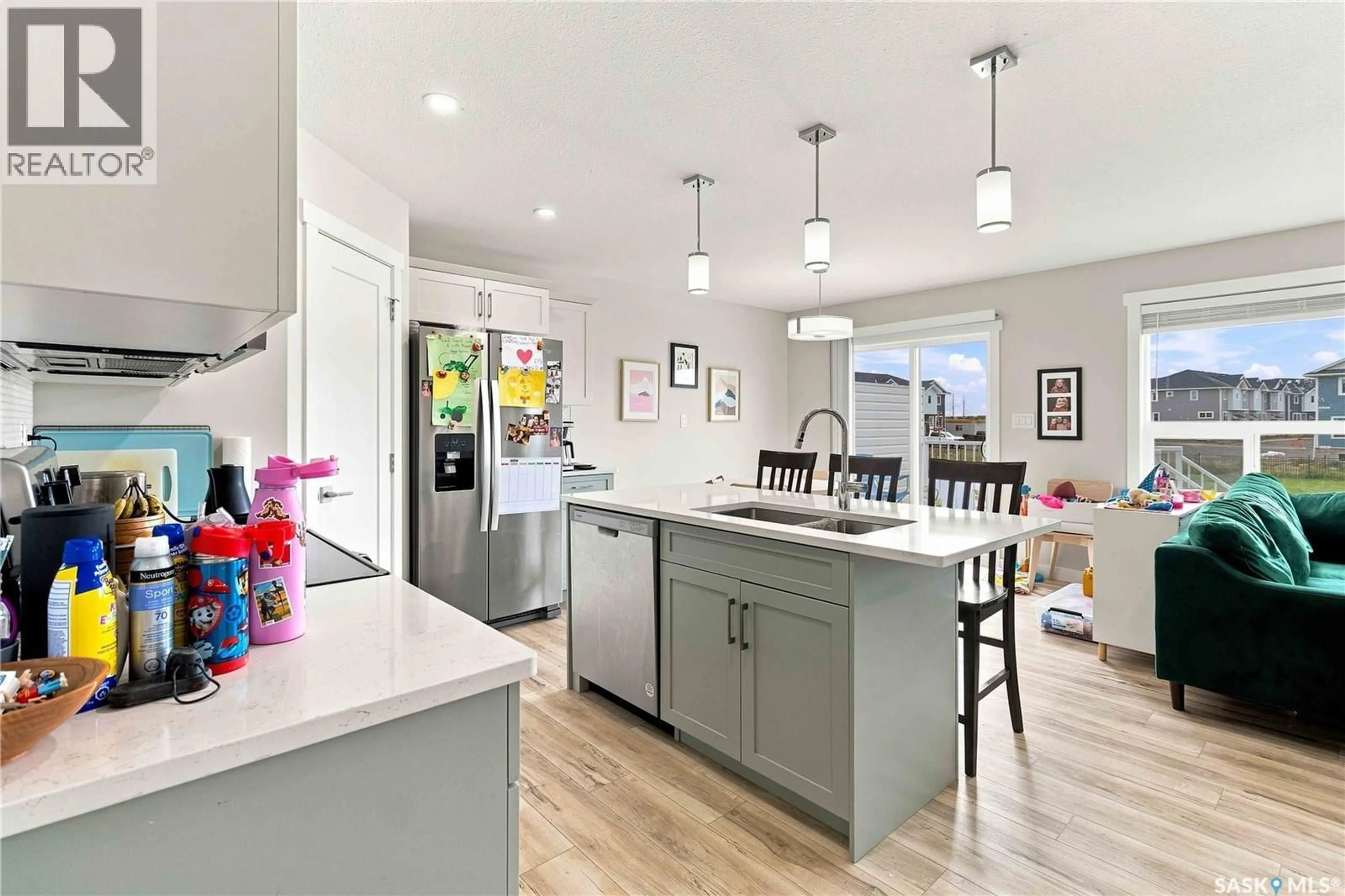 Open concept kitchen, unknown for 422 MYLES HEIDT MANOR, Saskatoon Saskatchewan S7W1J1