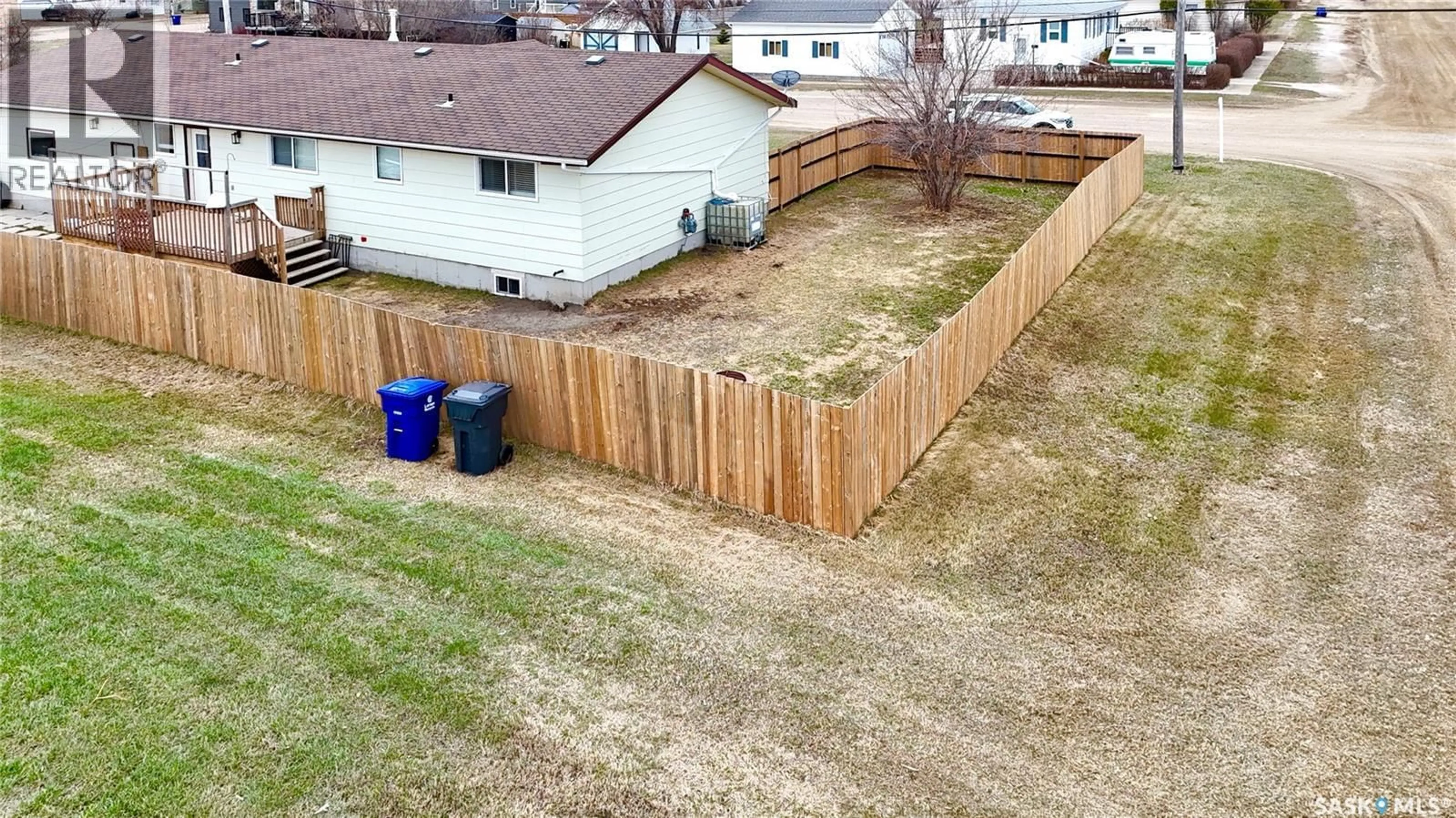 A pic from outside/outdoor area/front of a property/back of a property/a pic from drone, street for 701 1ST STREET, Hanley Saskatchewan S0G2E0