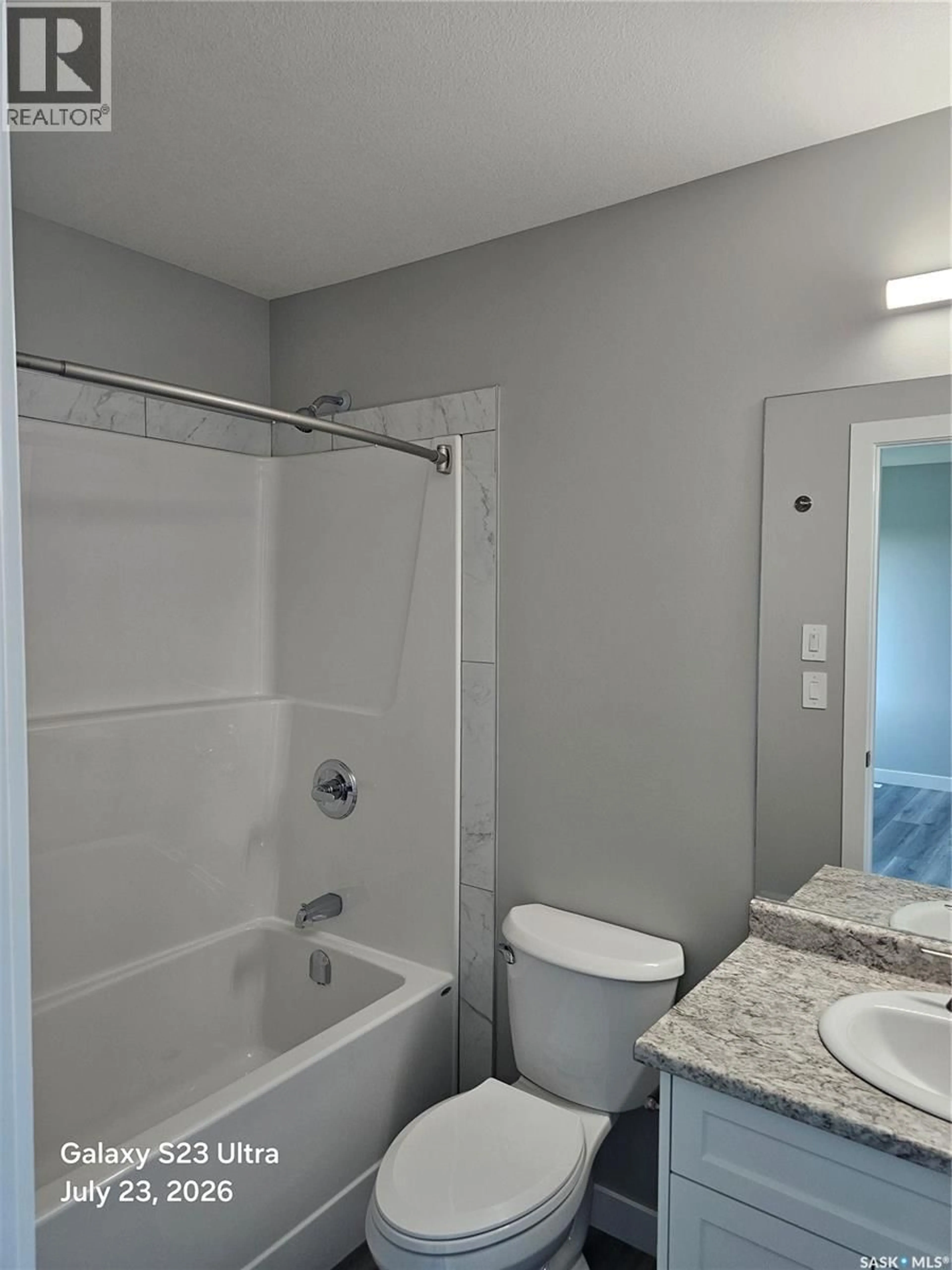 Standard bathroom, unknown for 246 SUTTER PLACE, Saskatoon Saskatchewan S7T0R3