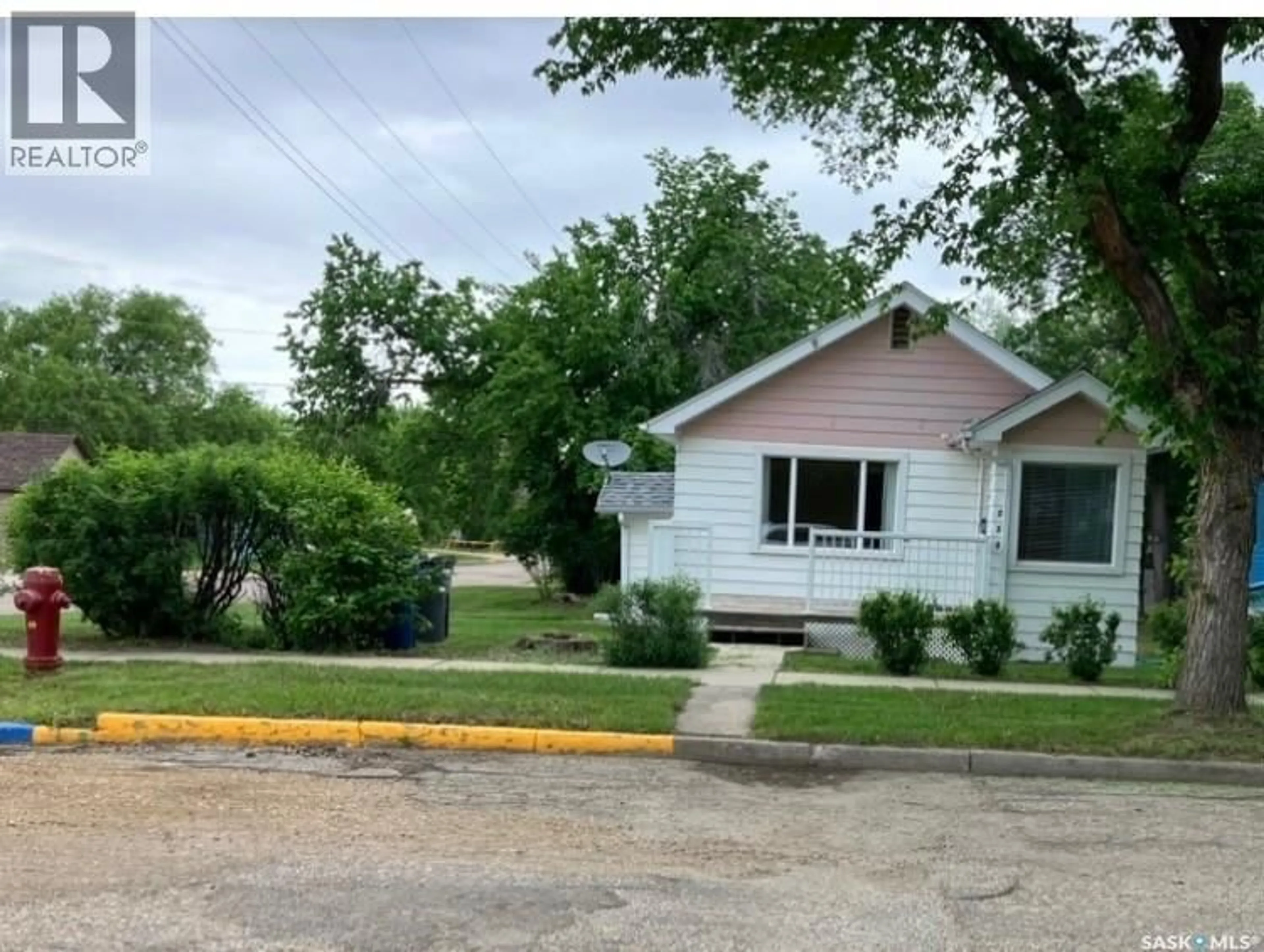 Unknown for 230 6TH AVENUE, Assiniboia Saskatchewan S0H0B0