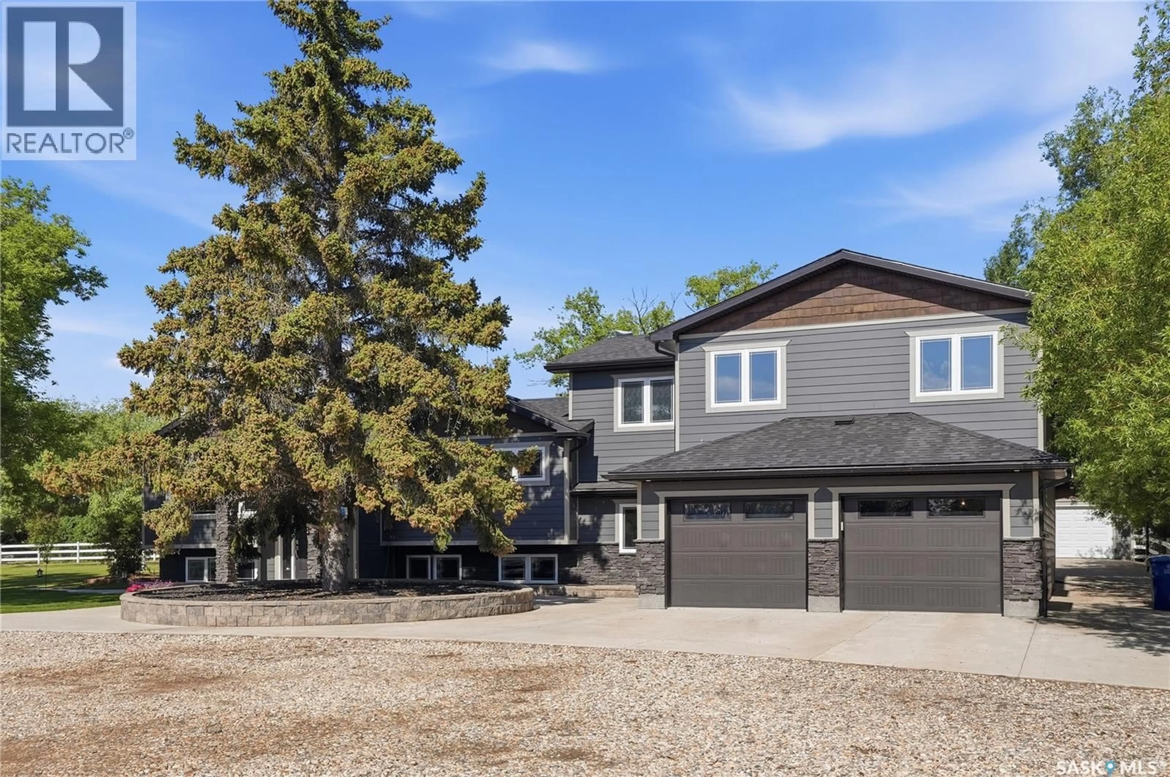 Home with vinyl exterior material, street for 701 MAIN STREET, Hague Saskatchewan S0K1X0