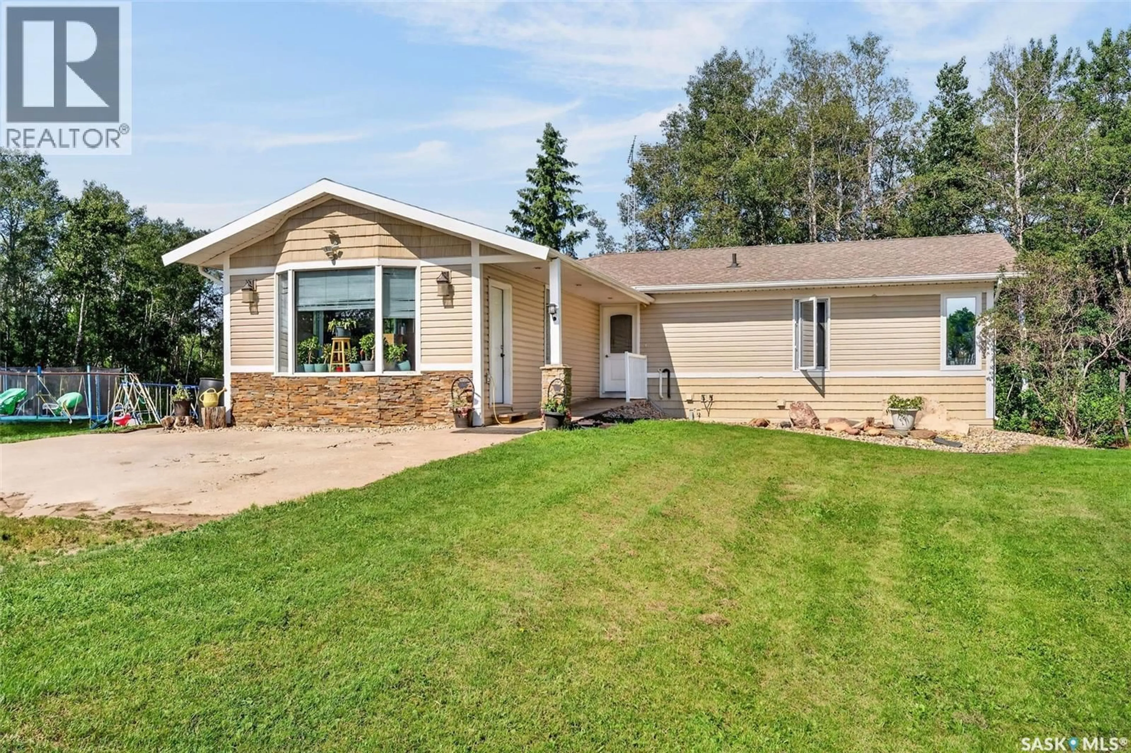 Home with vinyl exterior material, water/lake/river/ocean view for RM 399 ACREAGE, Lake Lenore Rm No. 399 Saskatchewan S0K3V0
