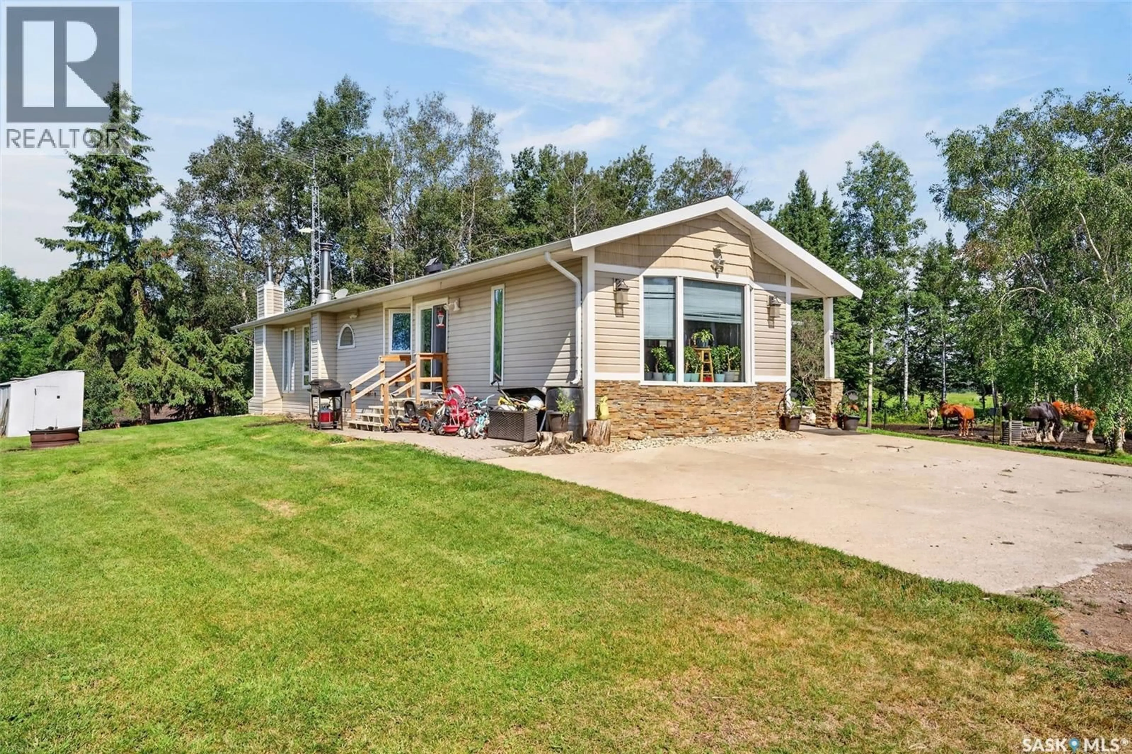Home with vinyl exterior material, unknown for RM 399 ACREAGE, Lake Lenore Rm No. 399 Saskatchewan S0K3V0