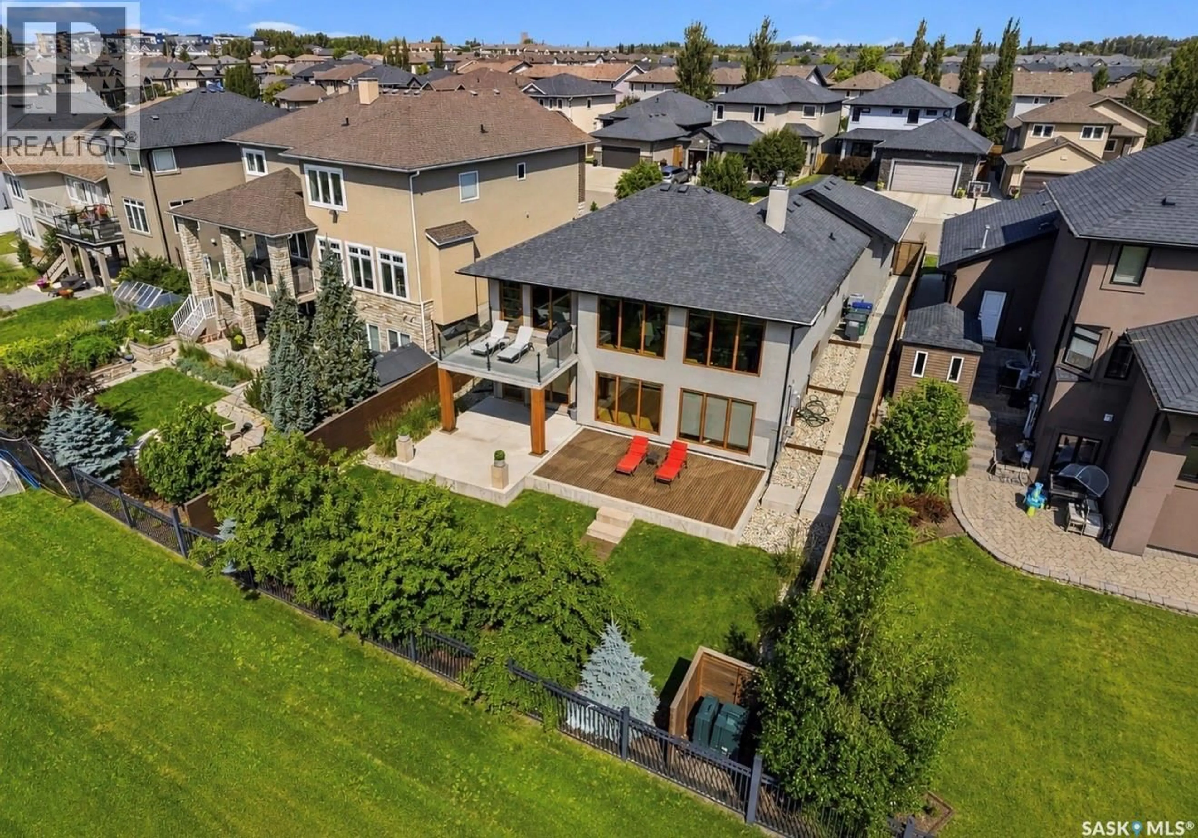 A pic from outside/outdoor area/front of a property/back of a property/a pic from drone, street for 254 WHALLEY CRESCENT, Saskatoon Saskatchewan S7T0P1