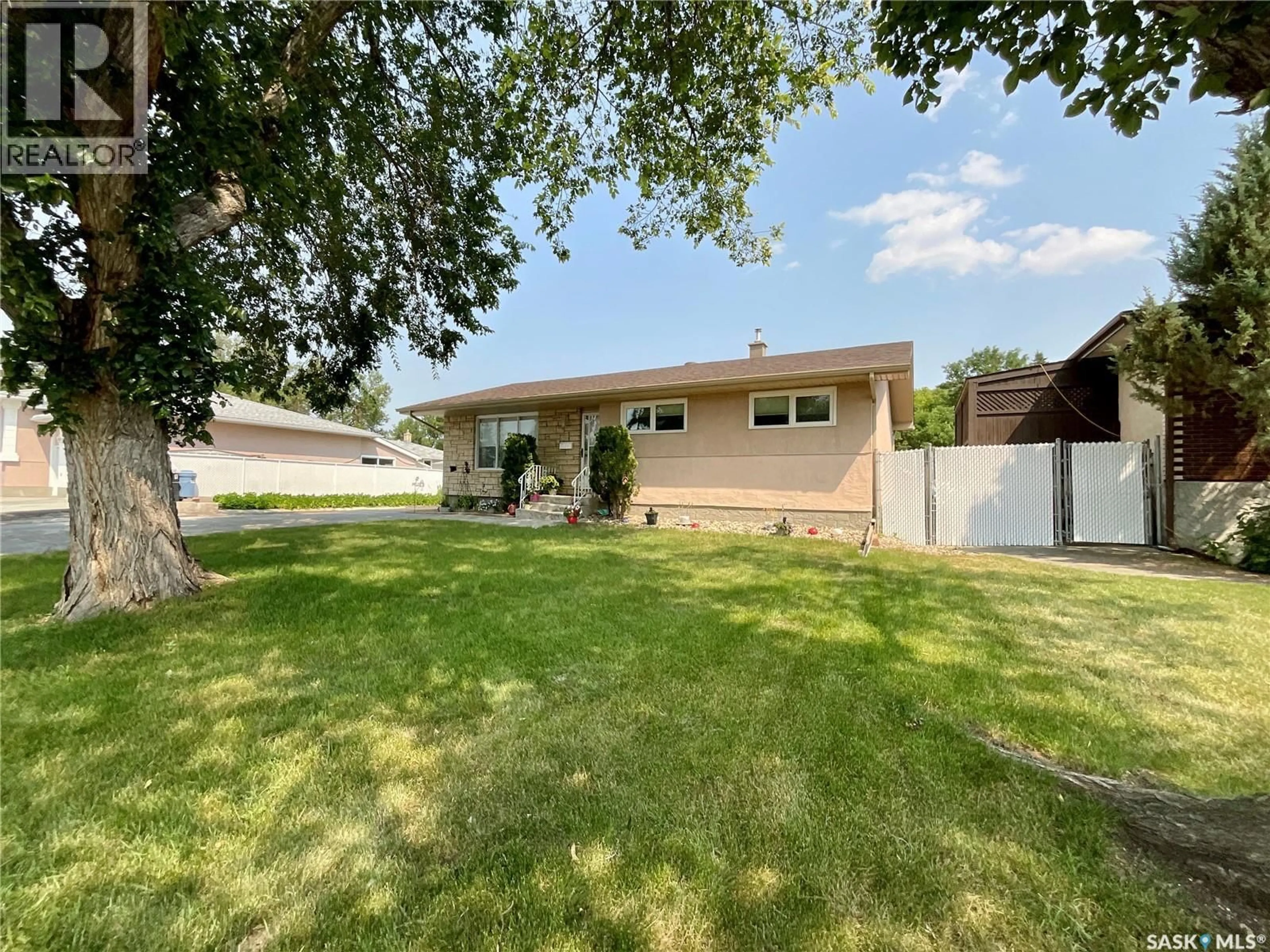 A pic from outside/outdoor area/front of a property/back of a property/a pic from drone, street for 131 WELLS STREET, Regina Saskatchewan S4R6J2