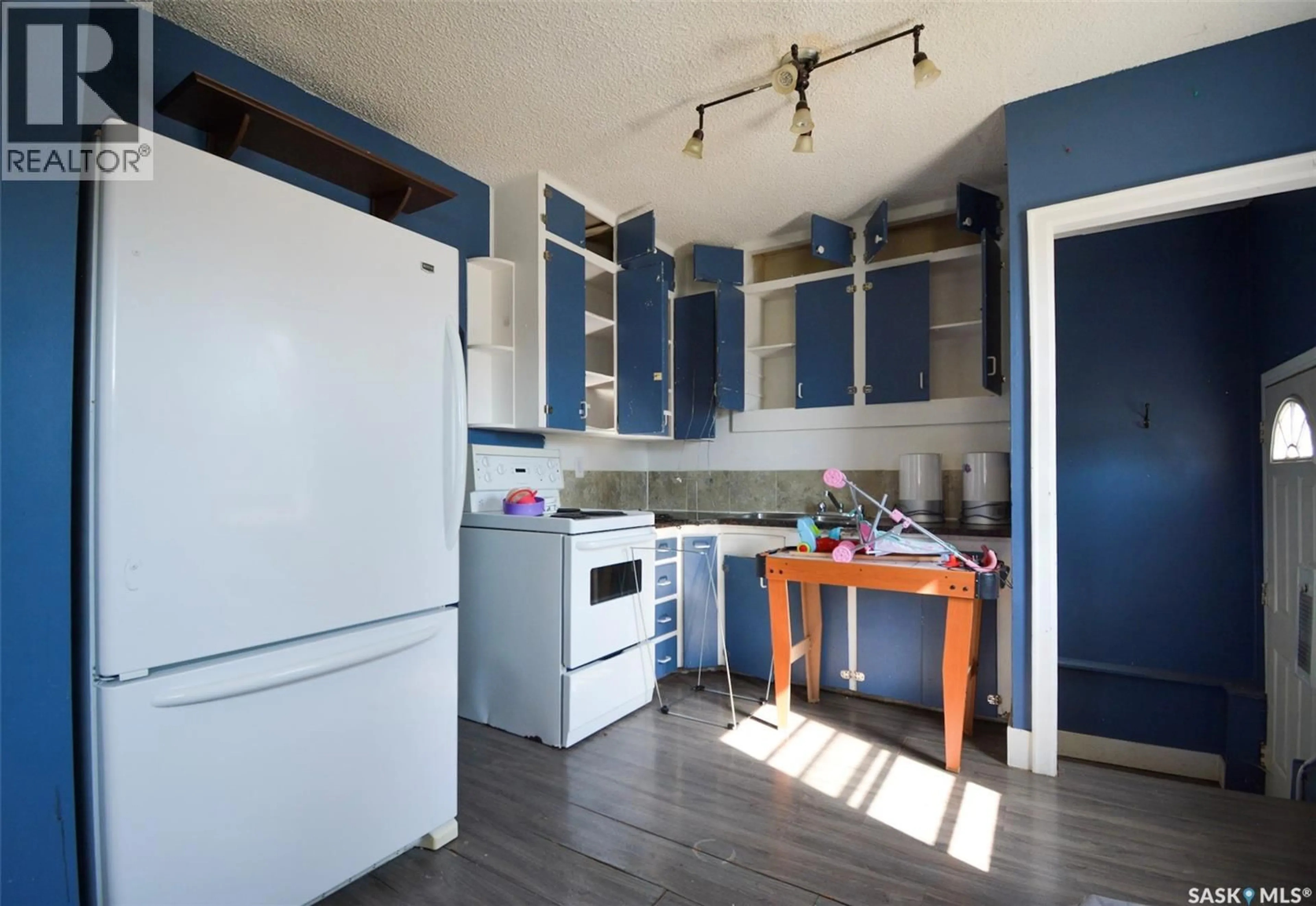 Standard kitchen, unknown for 510 ASSINIBOIA AVENUE, Southey Saskatchewan S0G4P0
