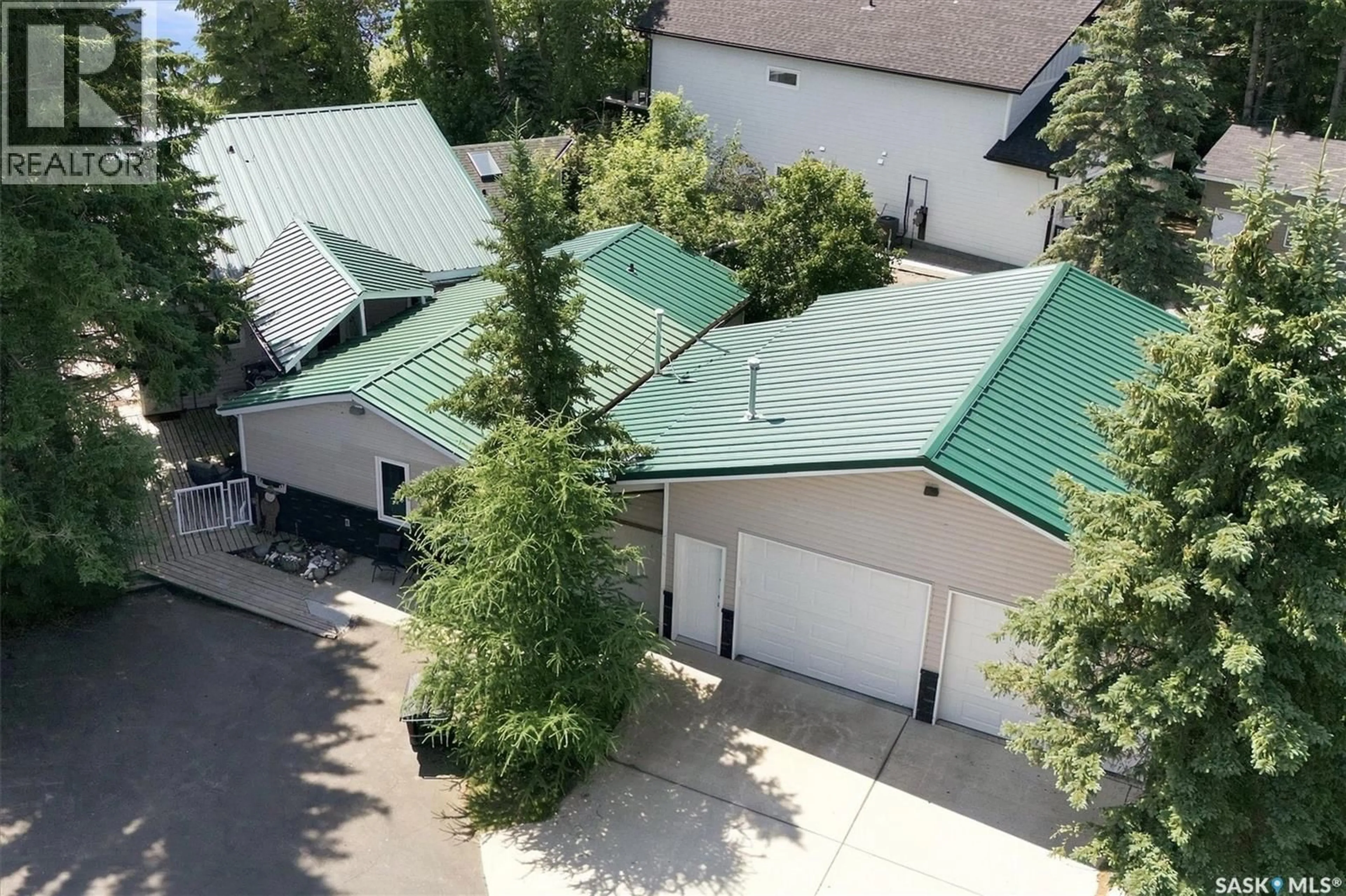 A pic from outside/outdoor area/front of a property/back of a property/a pic from drone, city buildings view from balcony for 5205 SIBA BEACH, Wakaw Lake Saskatchewan S0K4P0