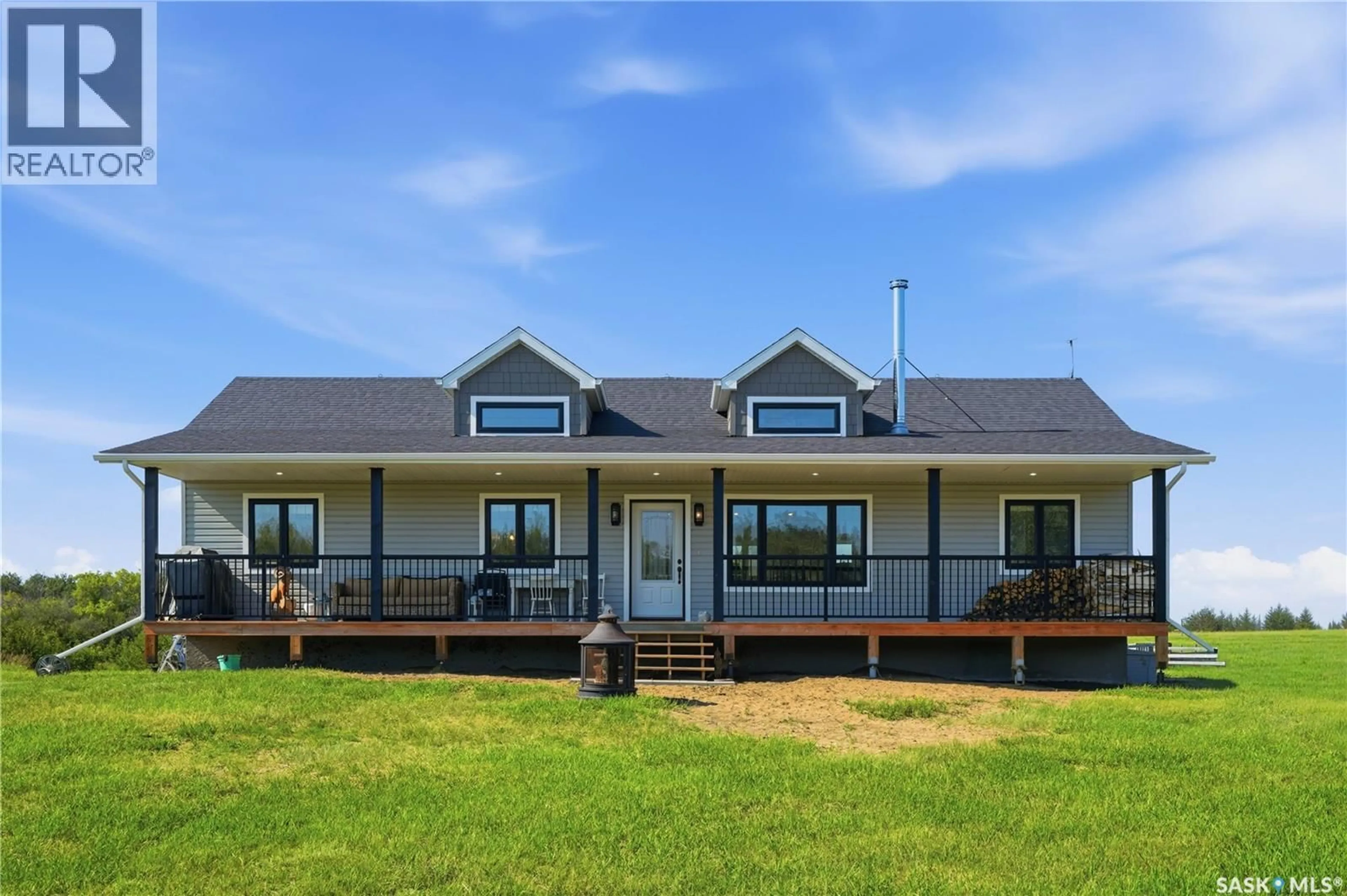 Home with vinyl exterior material, building for 81.5 ACREAGE, Montrose Rm No. 315 Saskatchewan S7K1N2