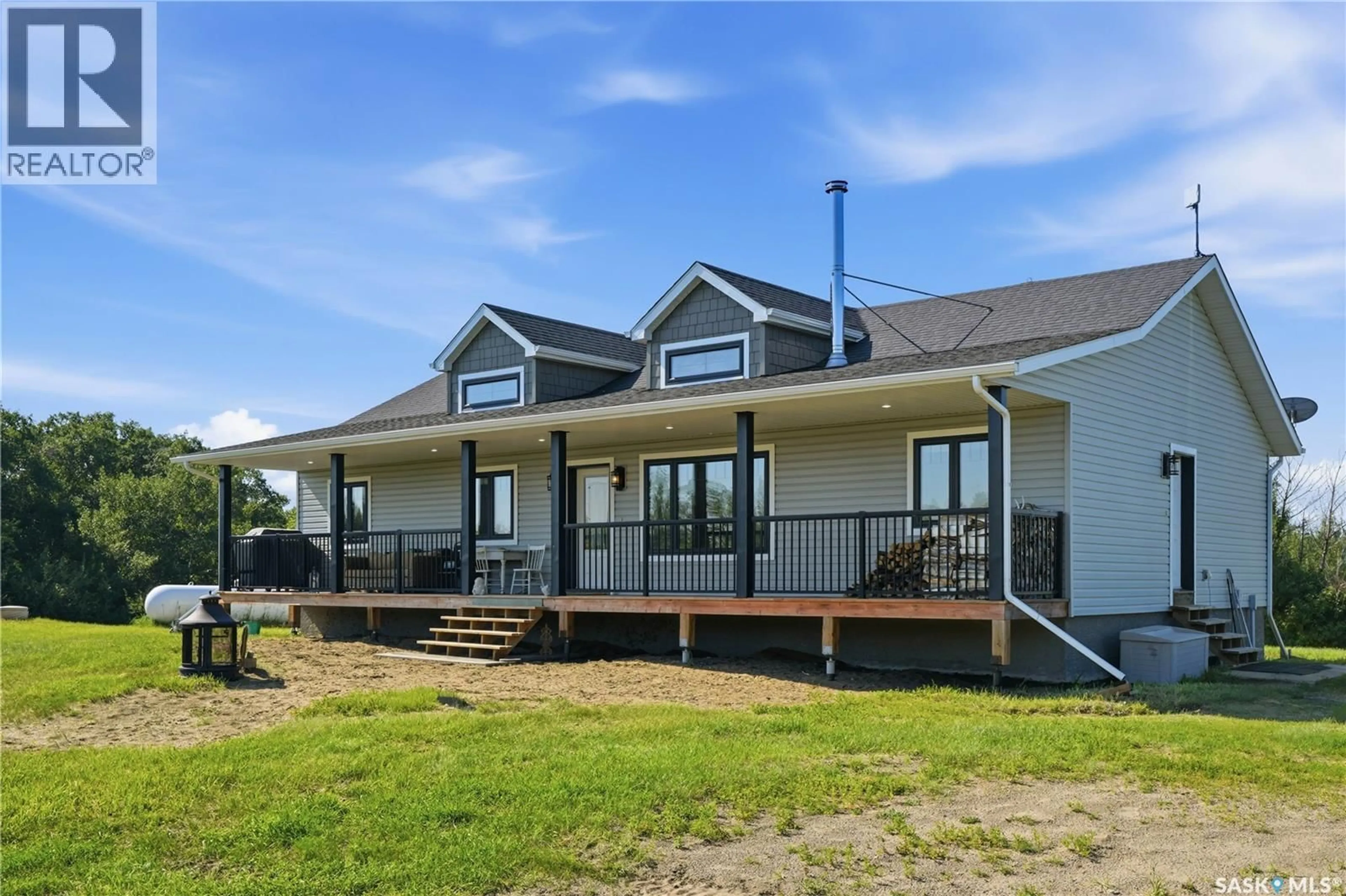 Home with vinyl exterior material, building for 81.5 ACREAGE, Montrose Rm No. 315 Saskatchewan S7K1N2