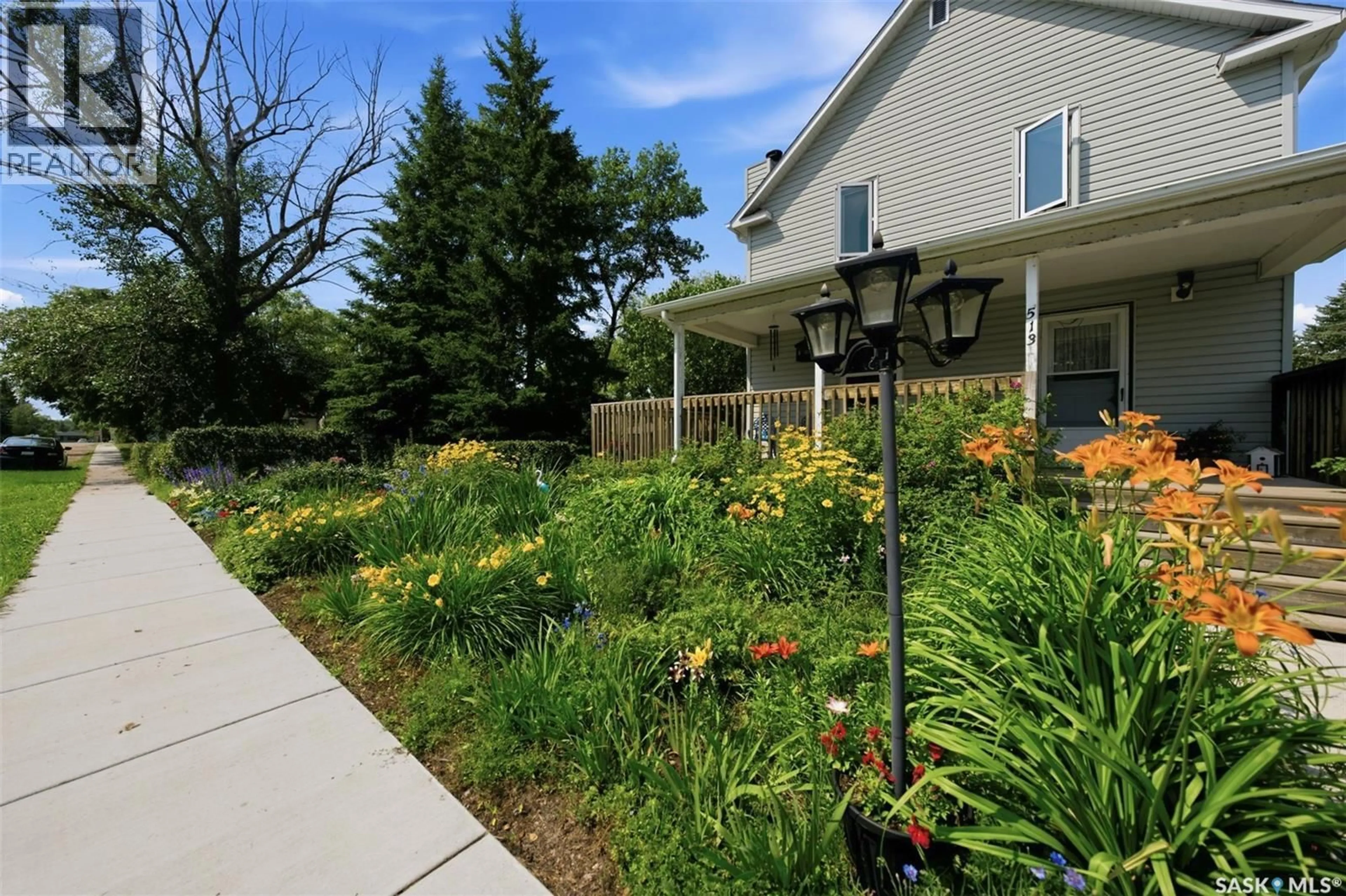 Patio, street for 513 1ST STREET, Hepburn Saskatchewan S0K1Z0