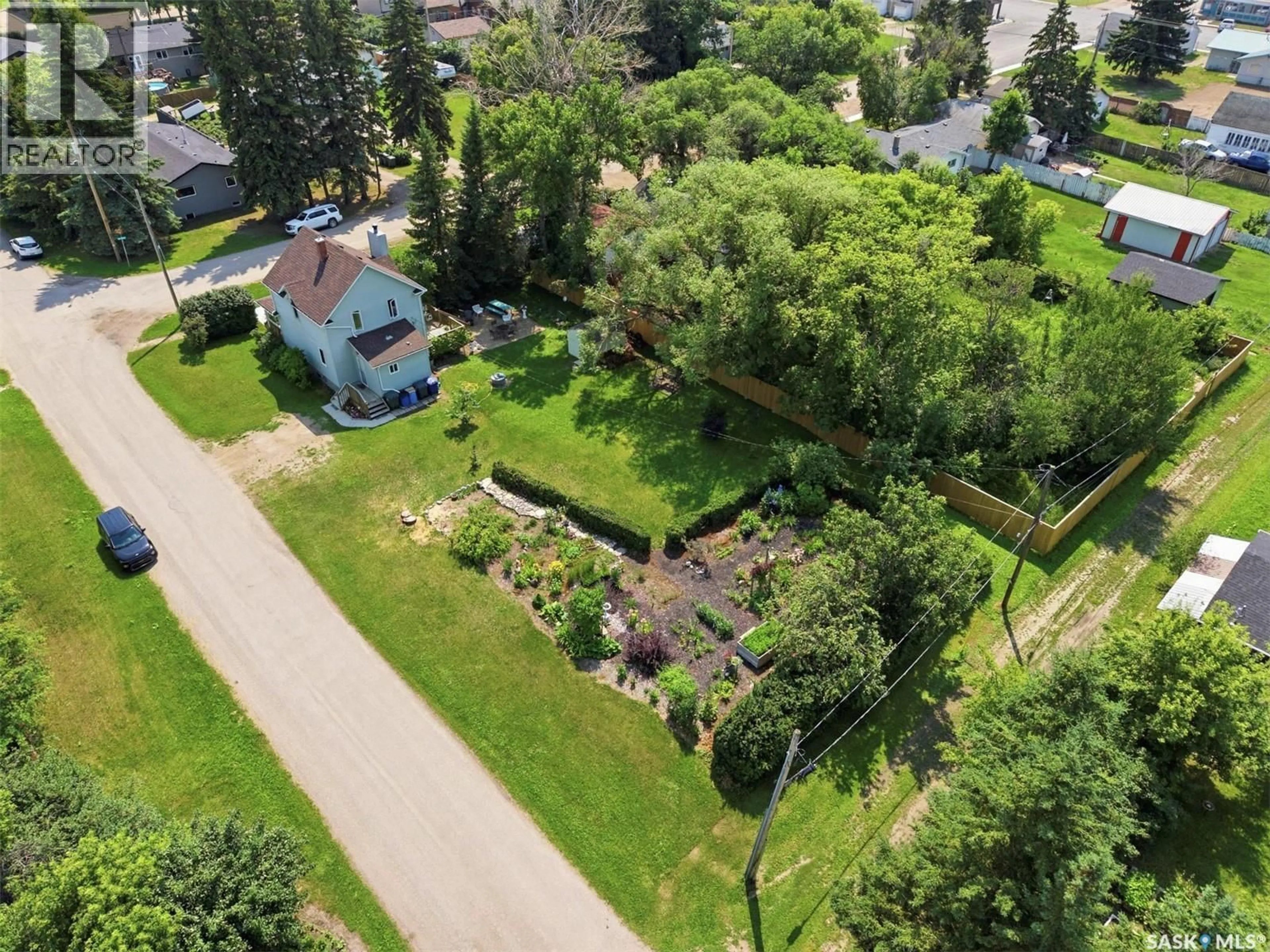 A pic from outside/outdoor area/front of a property/back of a property/a pic from drone, street for 513 1ST STREET, Hepburn Saskatchewan S0K1Z0