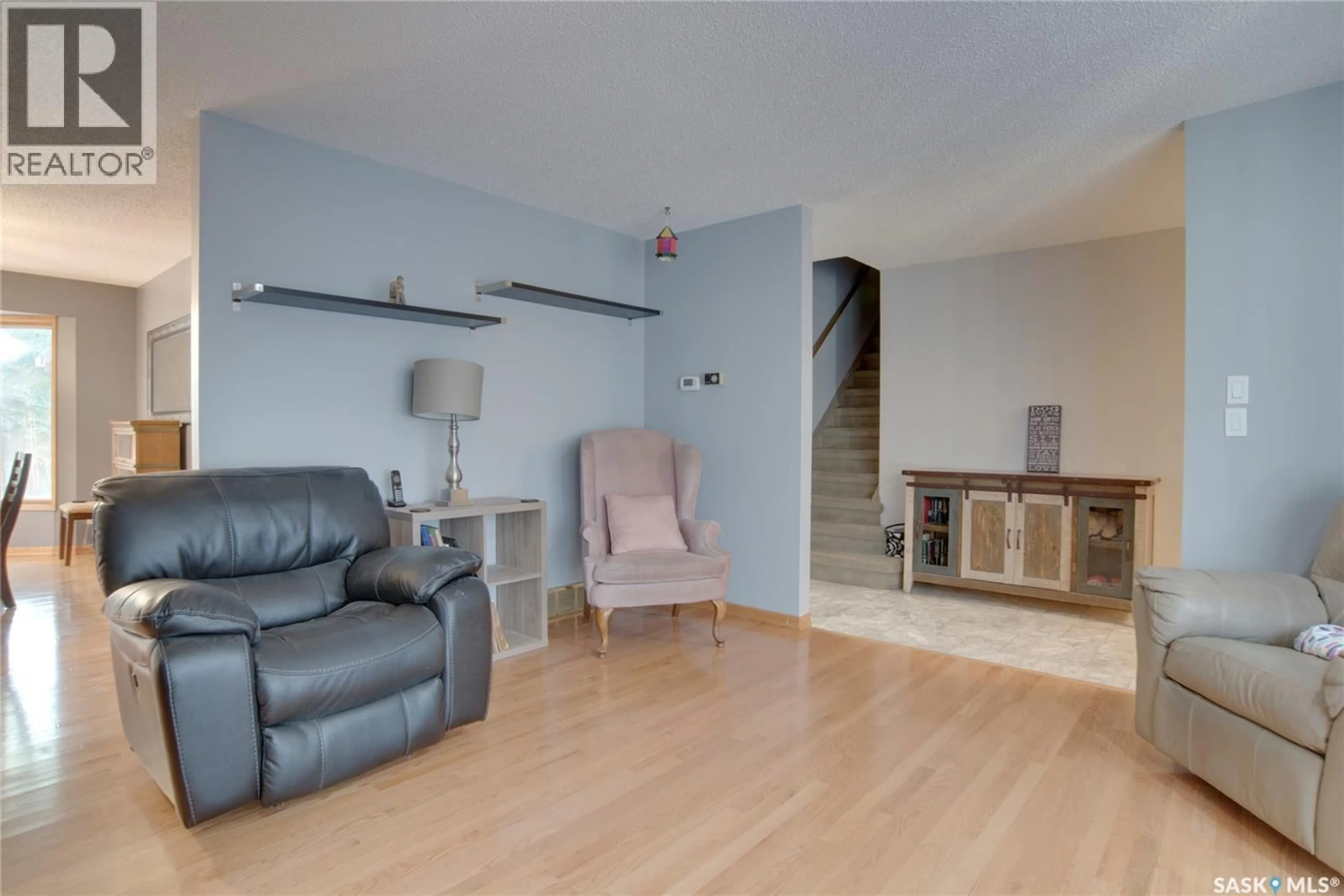 Living room with furniture, unknown for 407 CHITEK CRESCENT, Saskatoon Saskatchewan S7K5C1