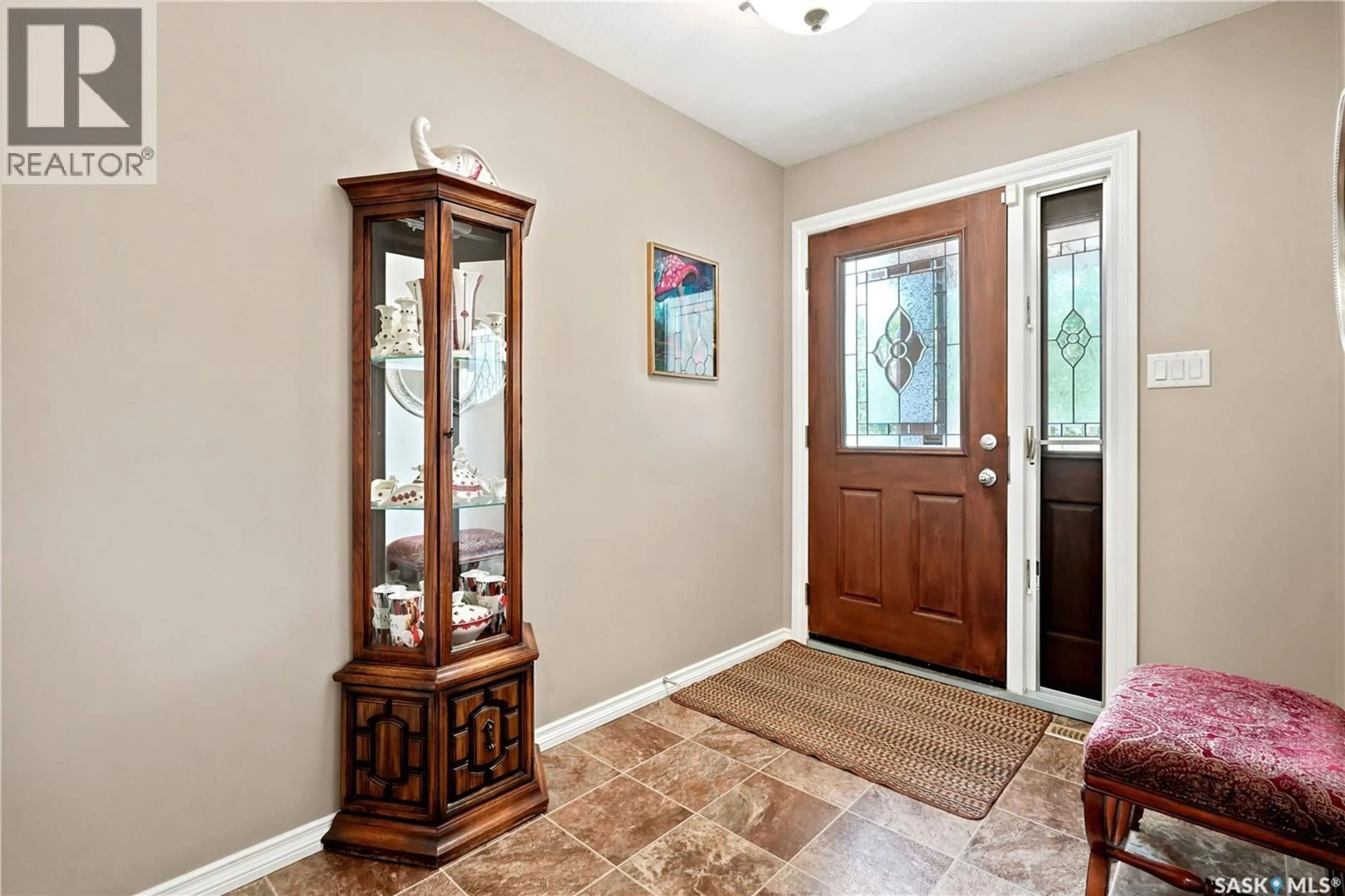 Indoor entryway for 104 4100 SANDHILL CRESCENT, Regina Saskatchewan S4V3G9