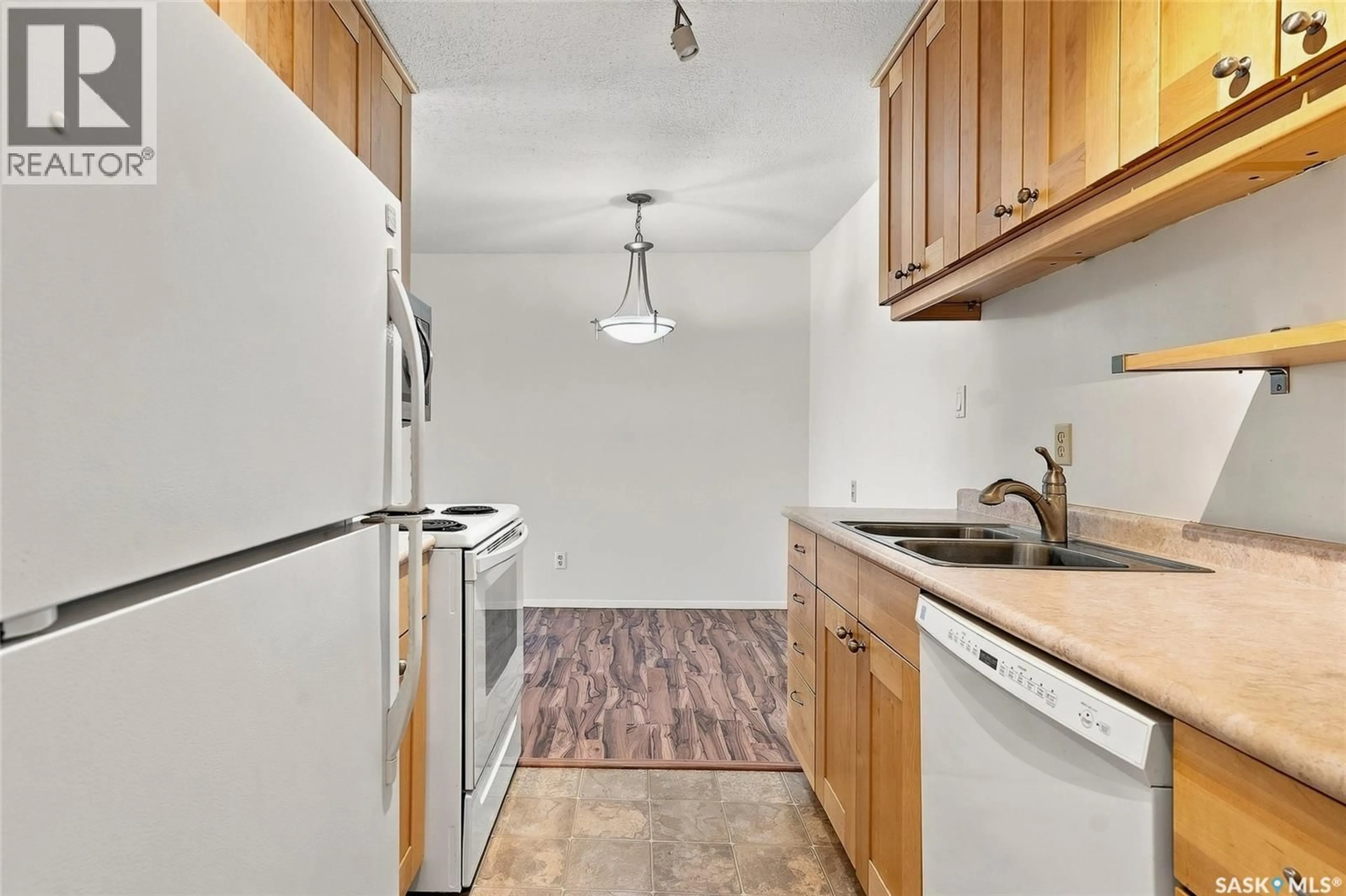 Standard kitchen, unknown for 307 211 TAIT PLACE, Saskatoon Saskatchewan S7H5L5