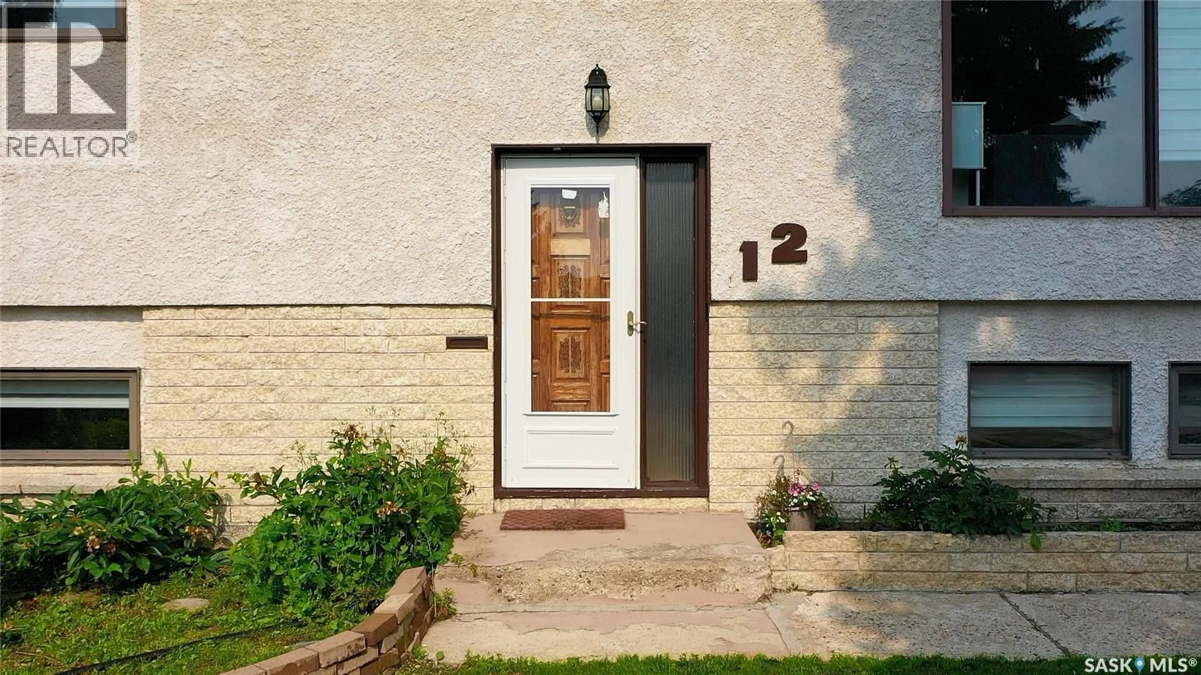 Indoor entryway for 12 REDFIELD BAY, Yorkton Saskatchewan S3N2P5