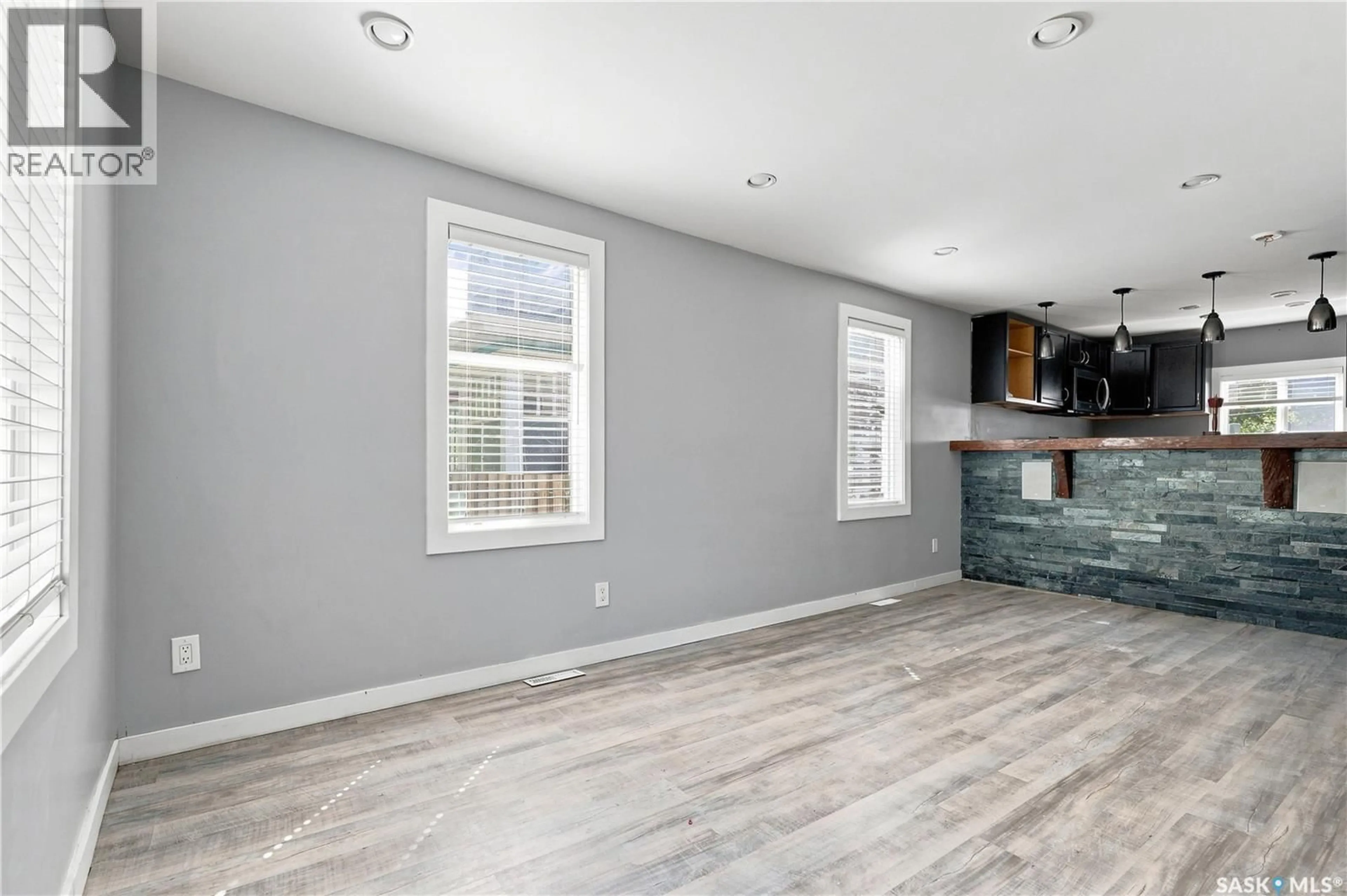 Unknown for 215 26TH STREET, Saskatoon Saskatchewan S7L0C3