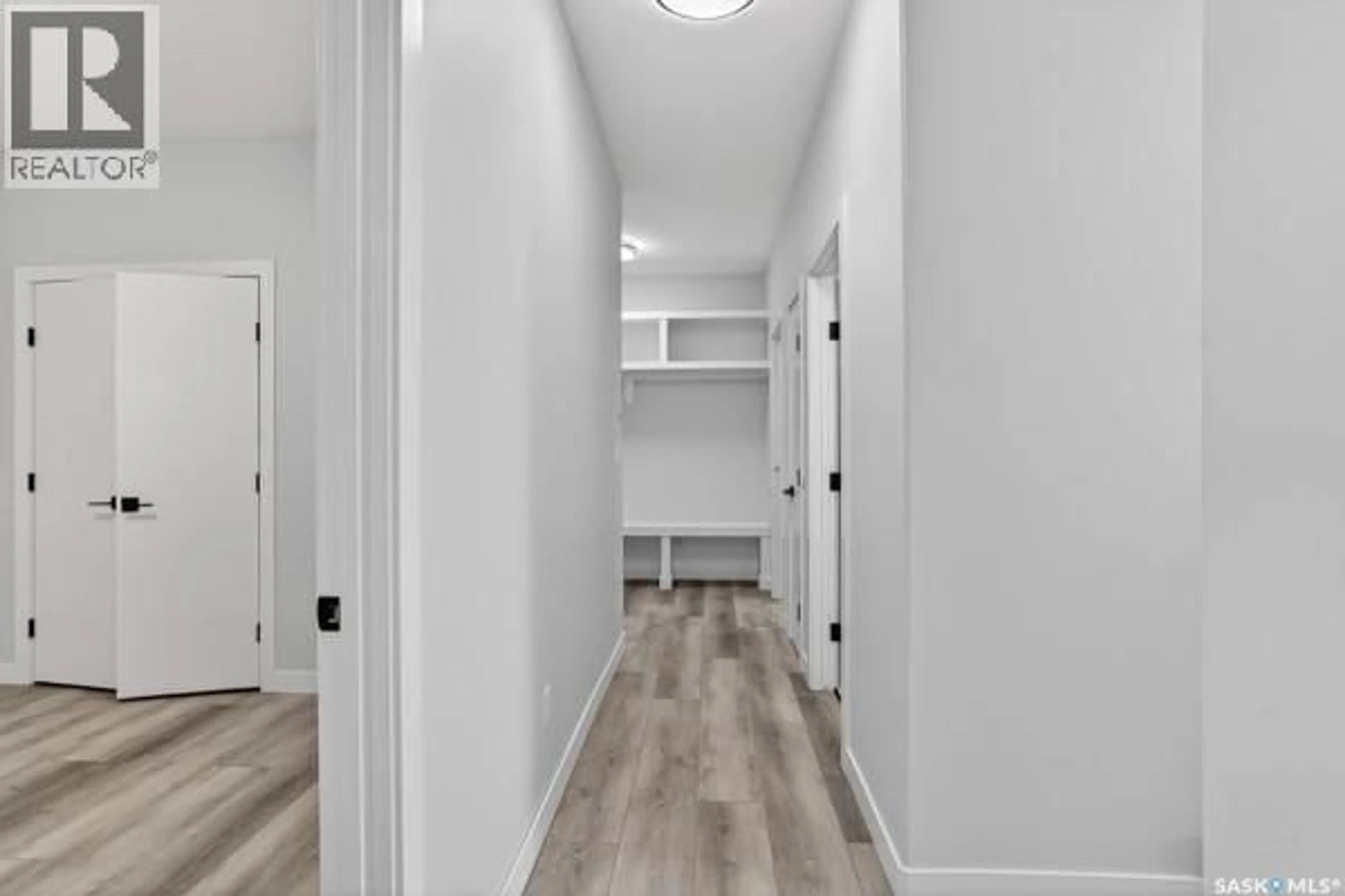 Indoor entryway for 783 NAZARALI UNION, Saskatoon Saskatchewan S7V1X4