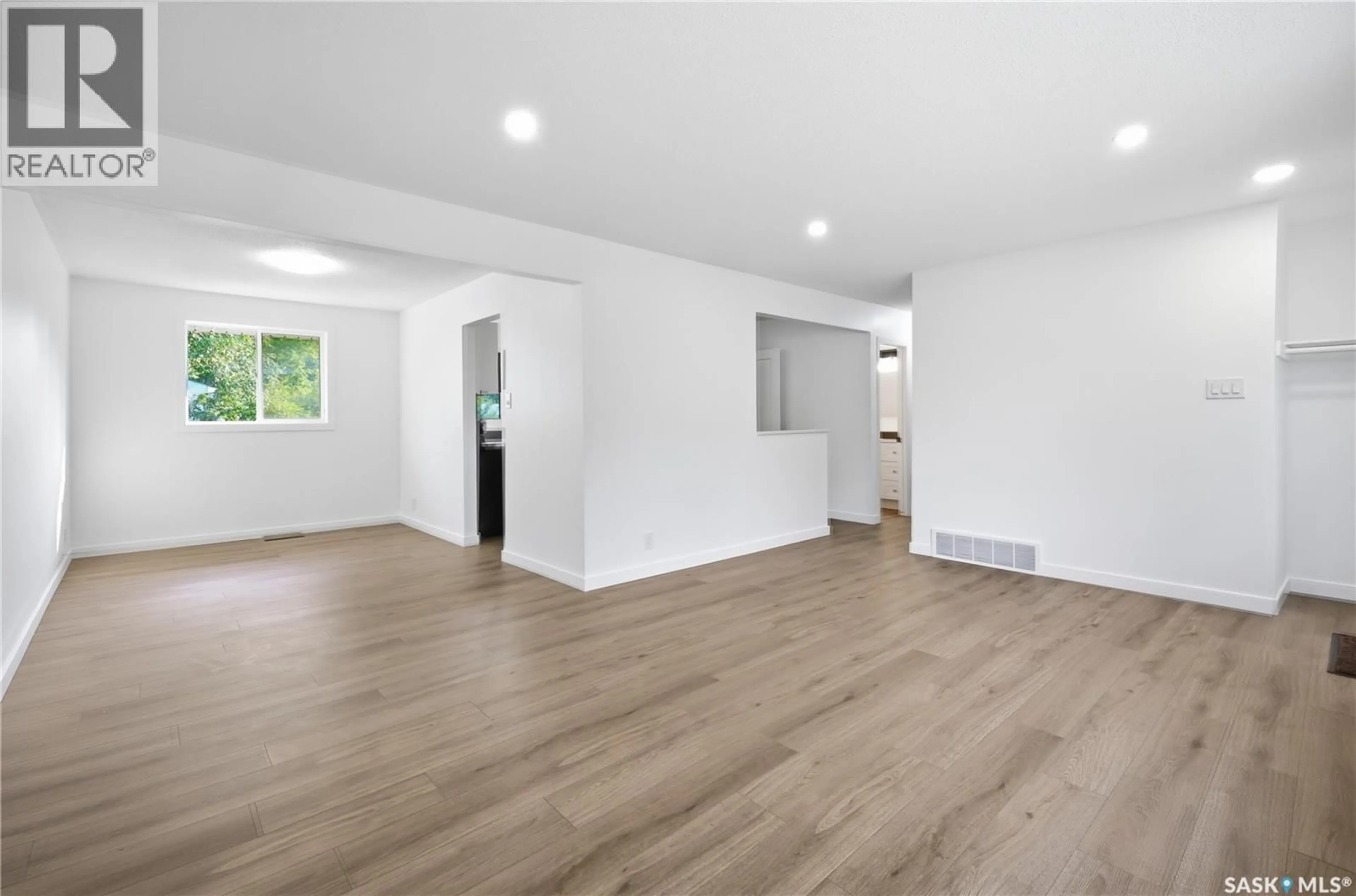 A pic of a room for 34 OTTAWA PLACE, Regina Saskatchewan S4R2V7