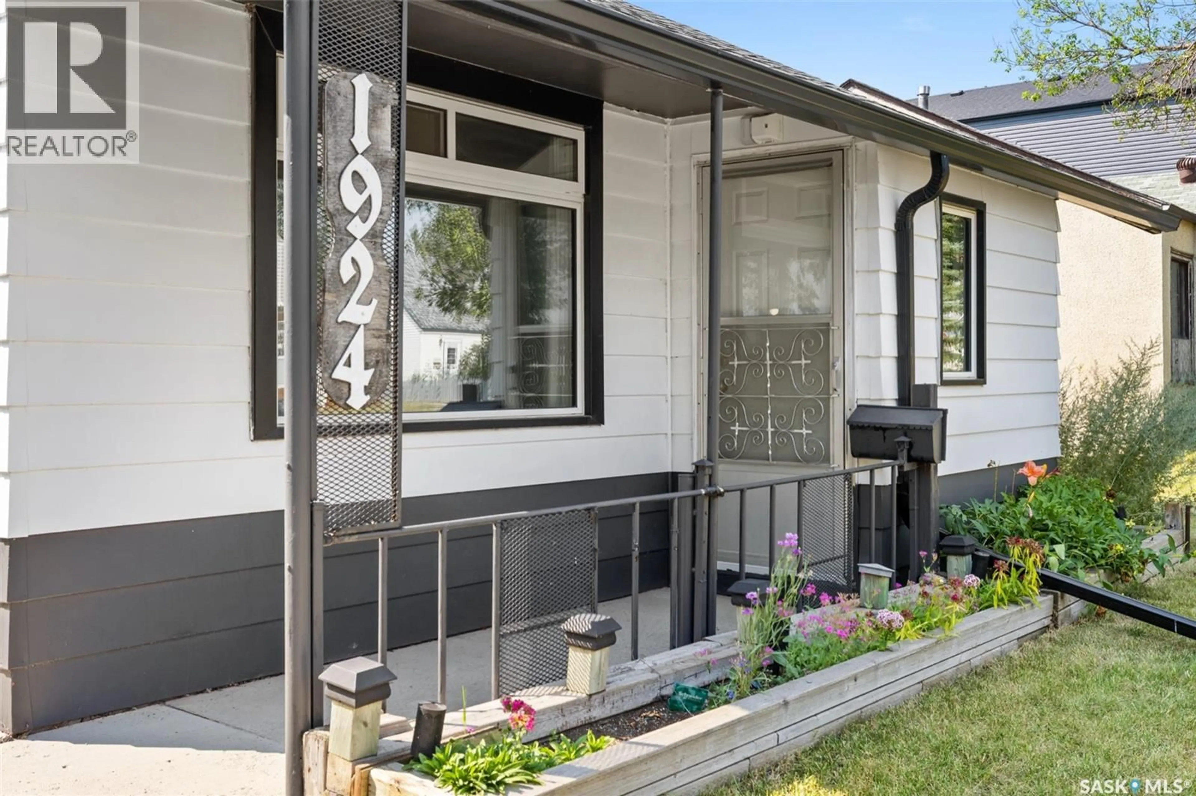 Home with vinyl exterior material, street for 1924 YORK STREET, Regina Saskatchewan S4T4R4