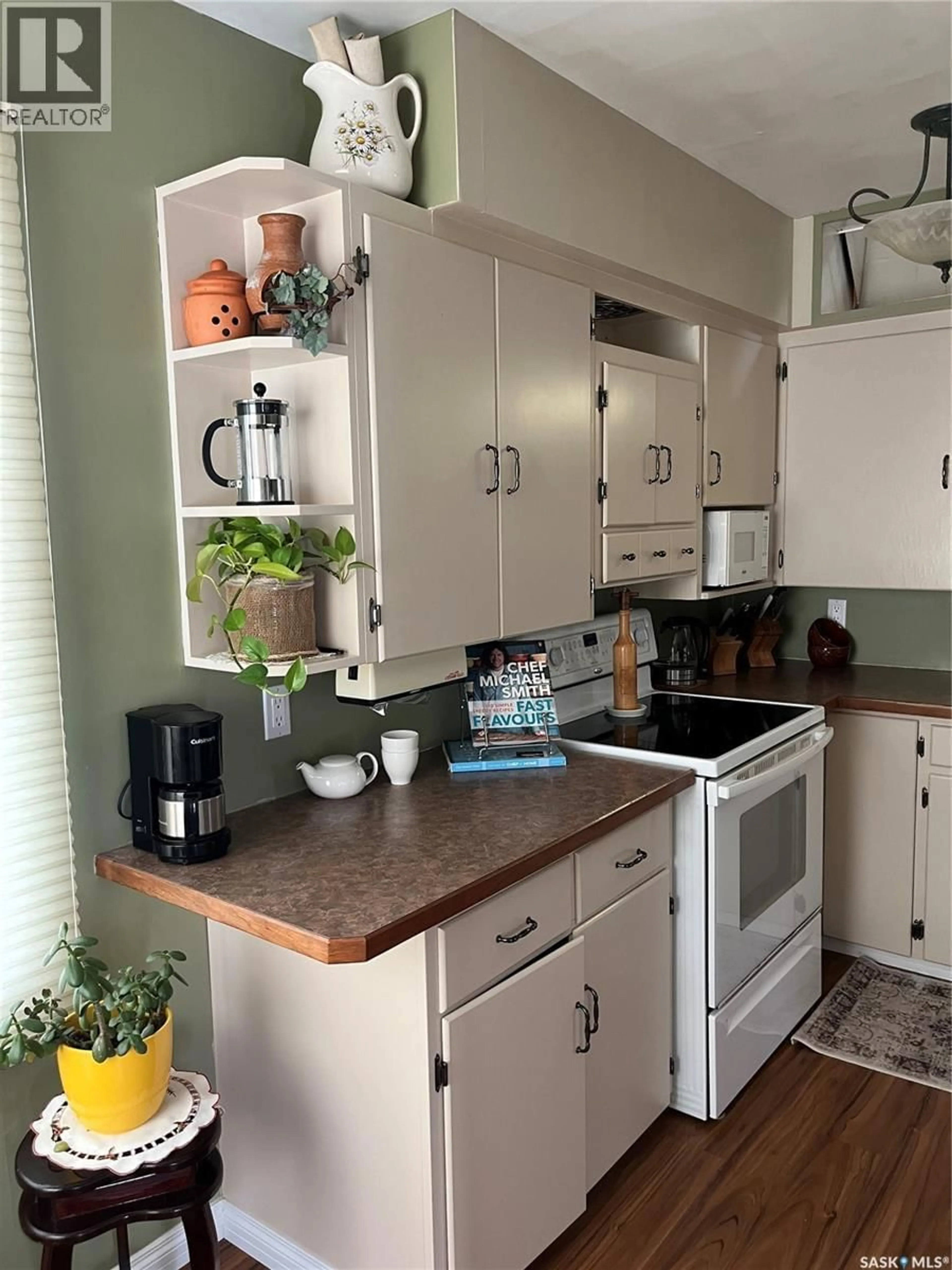 Standard kitchen, unknown for 912 107TH AVENUE, Tisdale Saskatchewan S0E1T0