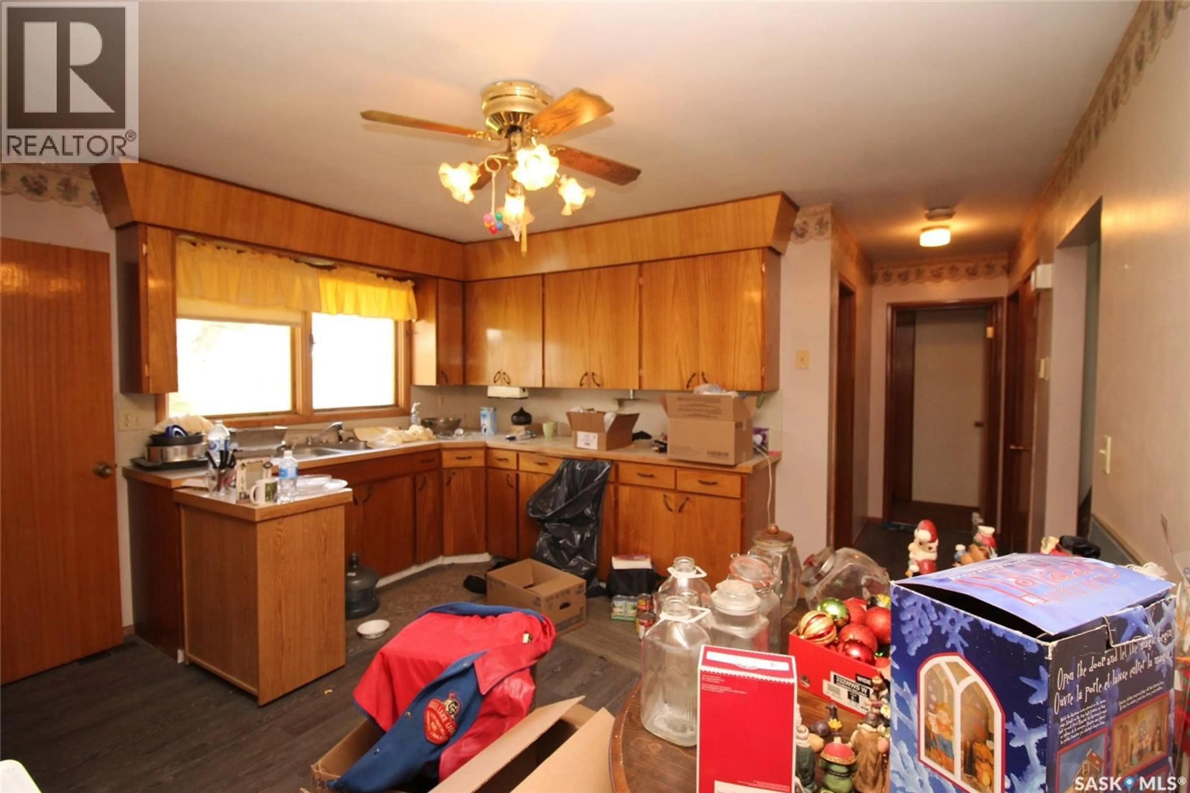 Standard kitchen, unknown for 3169 RUTLAND AVENUE, Gull Lake Saskatchewan S0N1A0