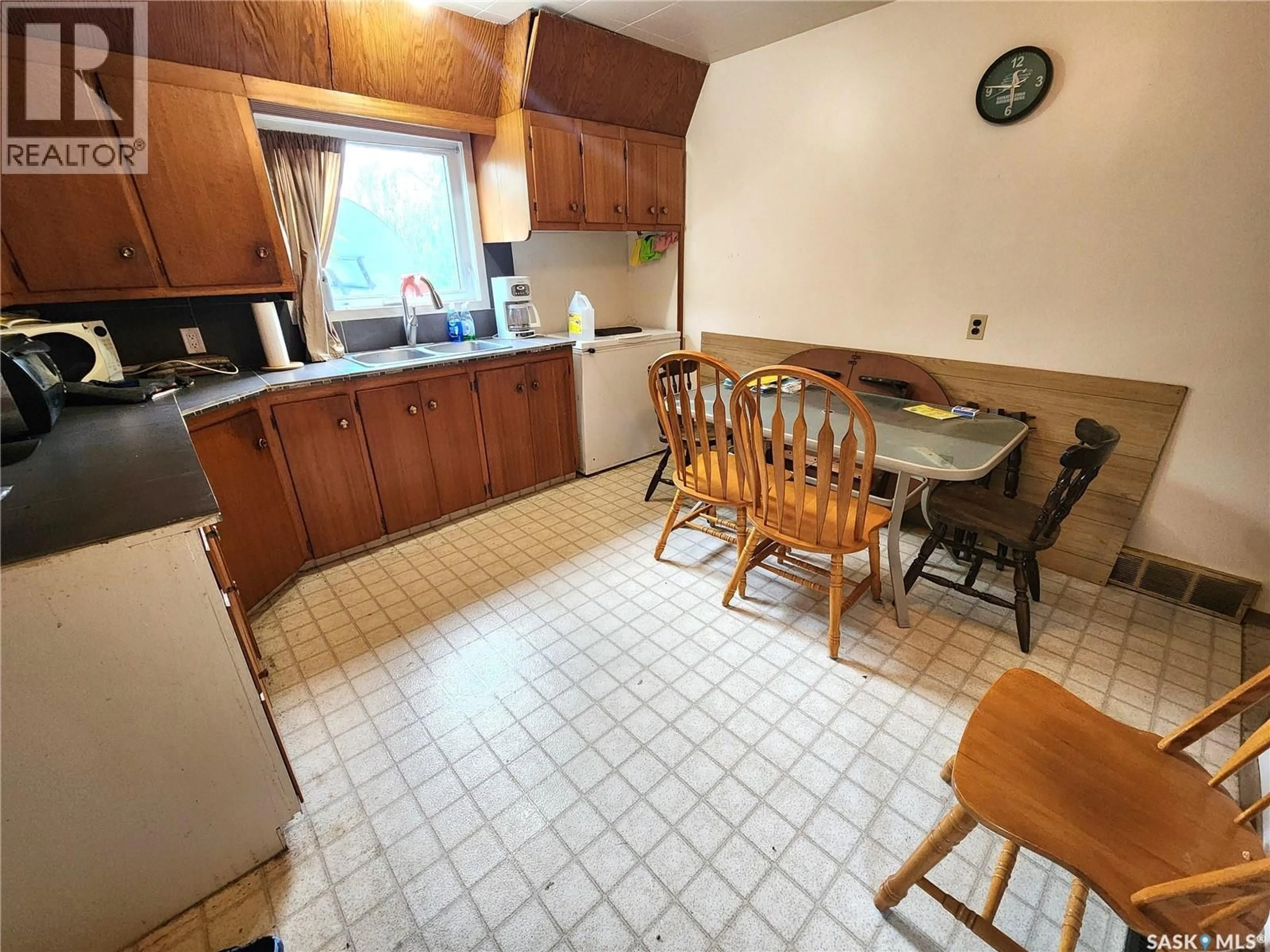 Standard kitchen, unknown for 215 MENZIES STREET, North Portal Saskatchewan S0C1W0