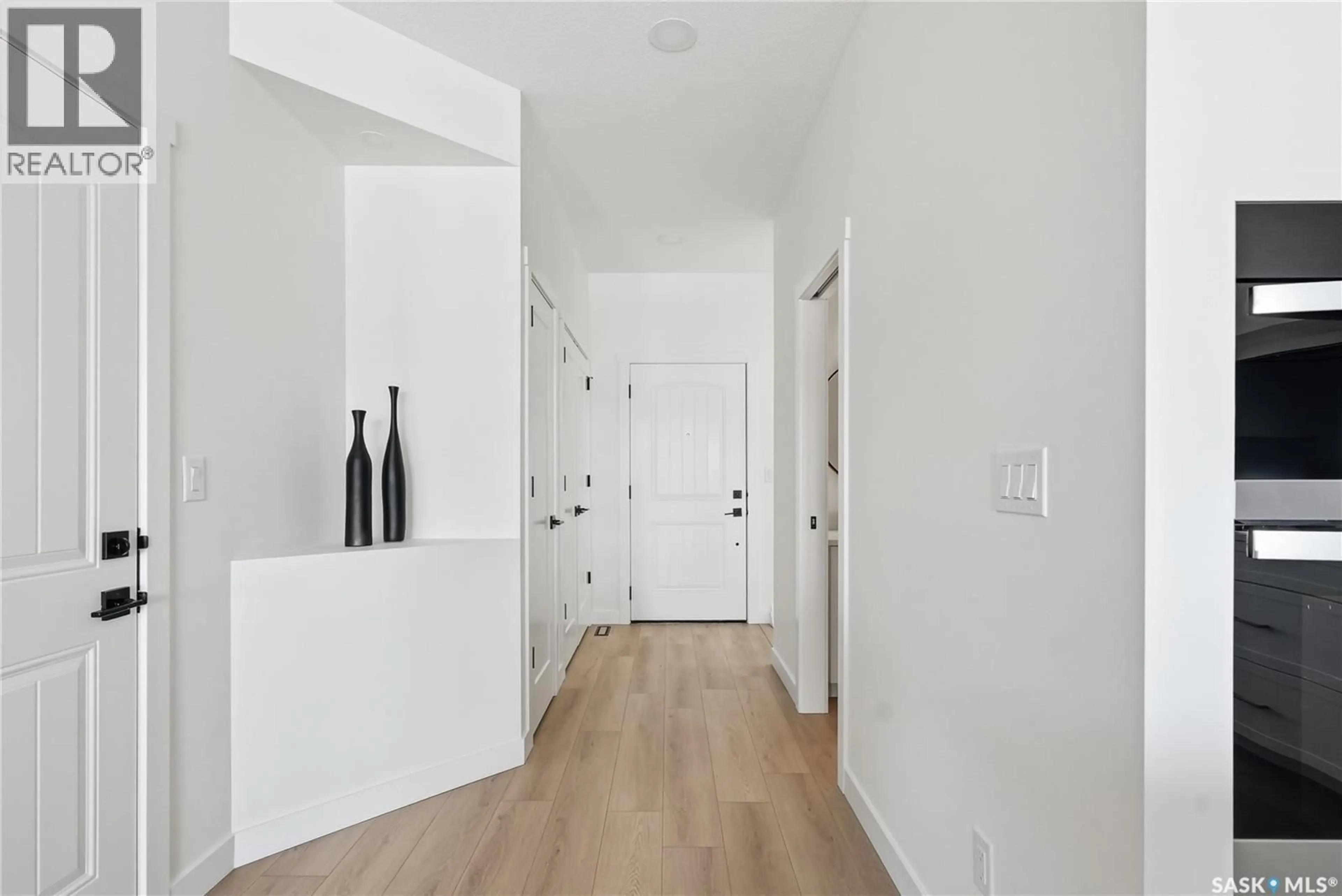 Indoor entryway for 24 - 720 BRIGHTON BOULEVARD, Saskatoon Saskatchewan S7V1X1