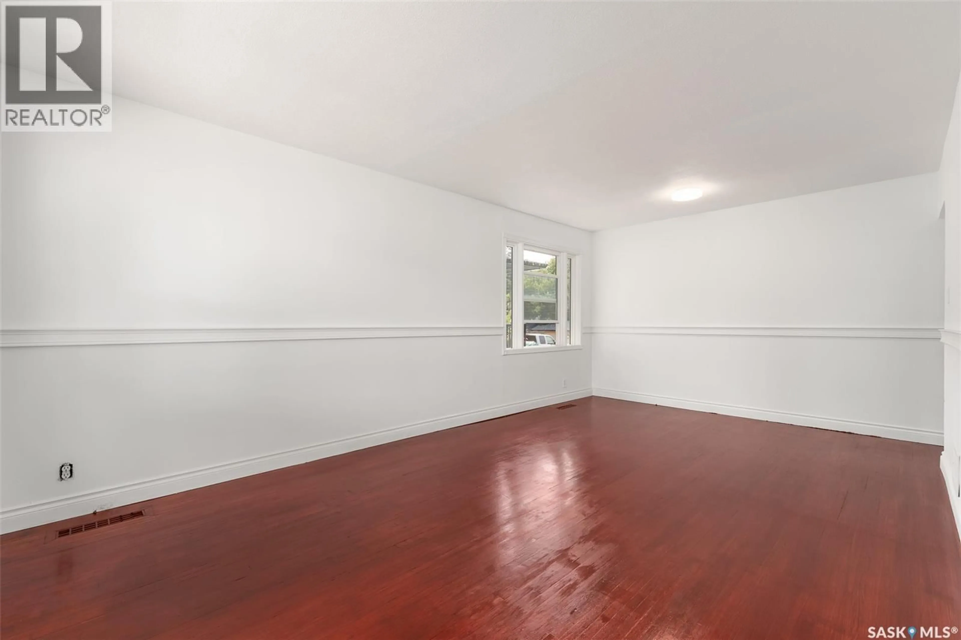 A pic of a room for 1300 ABERDEEN STREET, Regina Saskatchewan S4T5K2