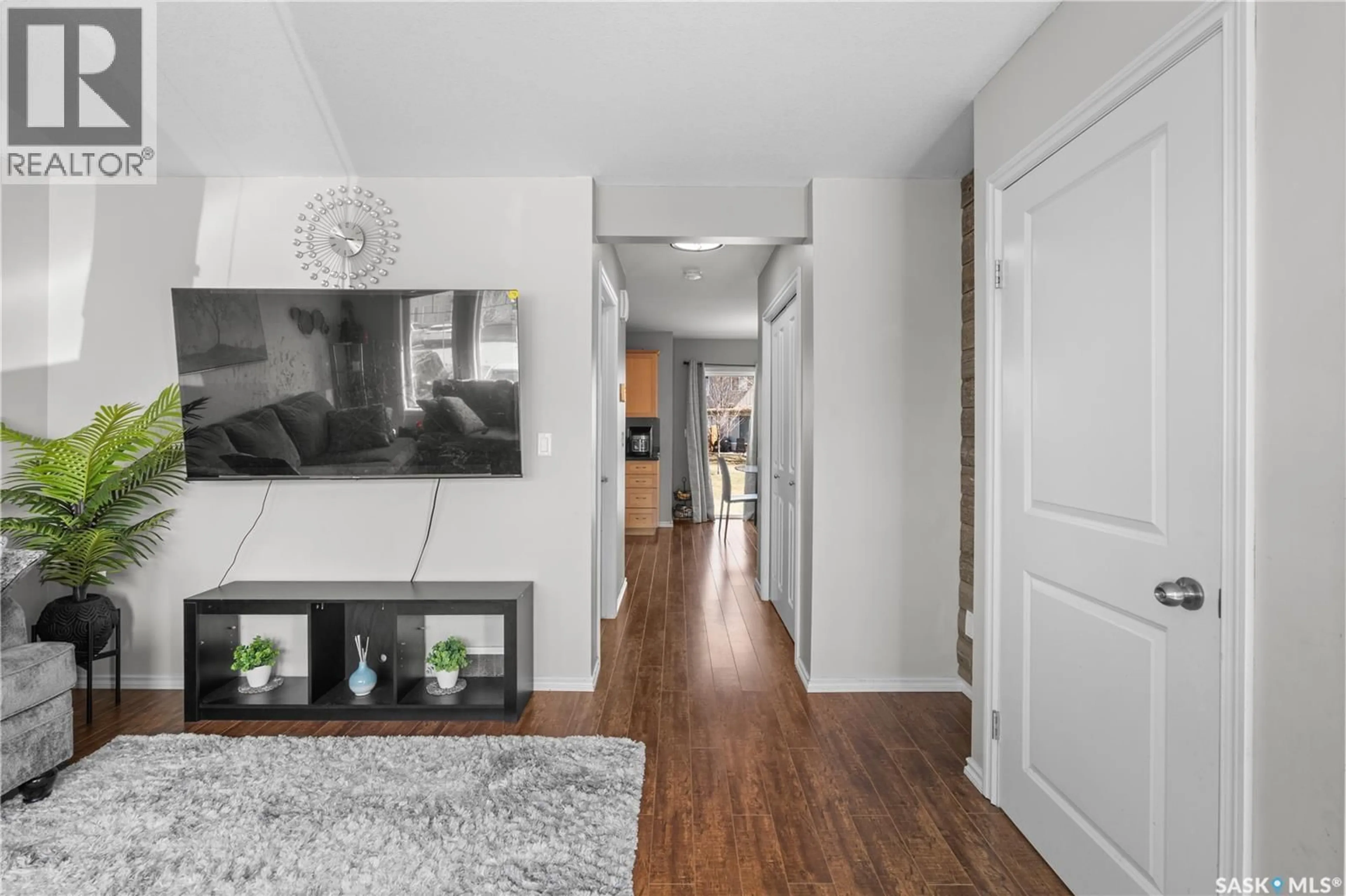 Indoor entryway for 303 - 420 SLIMMON PLACE, Saskatoon Saskatchewan S7V0A8