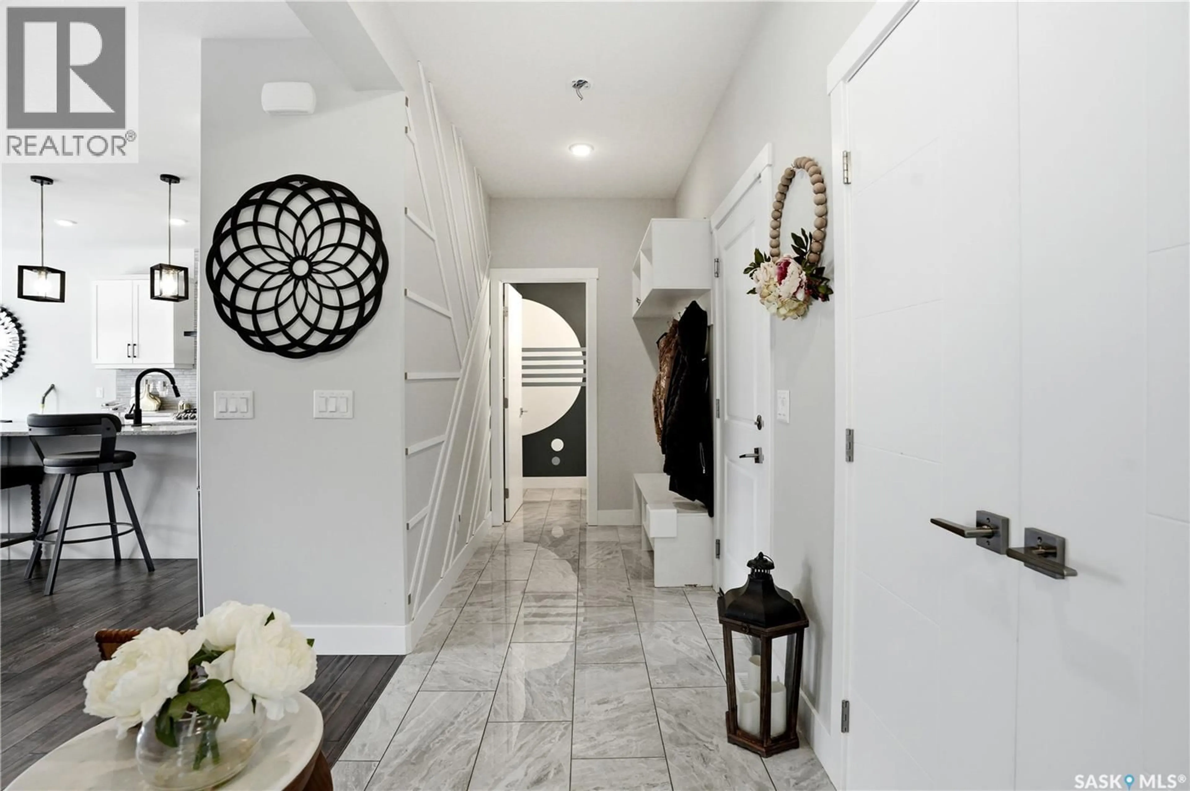 Indoor entryway for 206 KENASCHUK UNION, Saskatoon Saskatchewan S7W0Y3