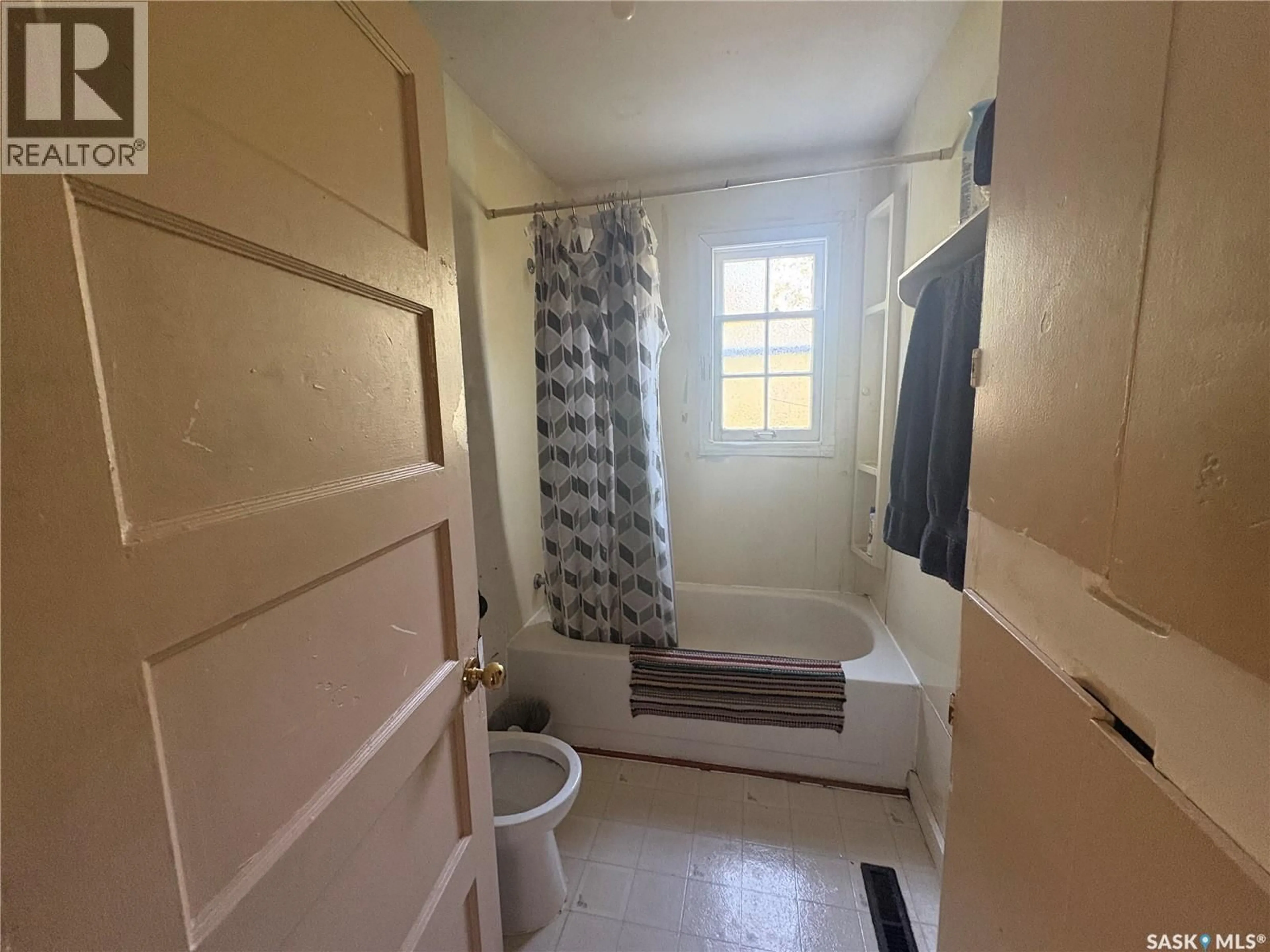 A pic of a room for 921 ARGYLE STREET, Regina Saskatchewan S4T3R2