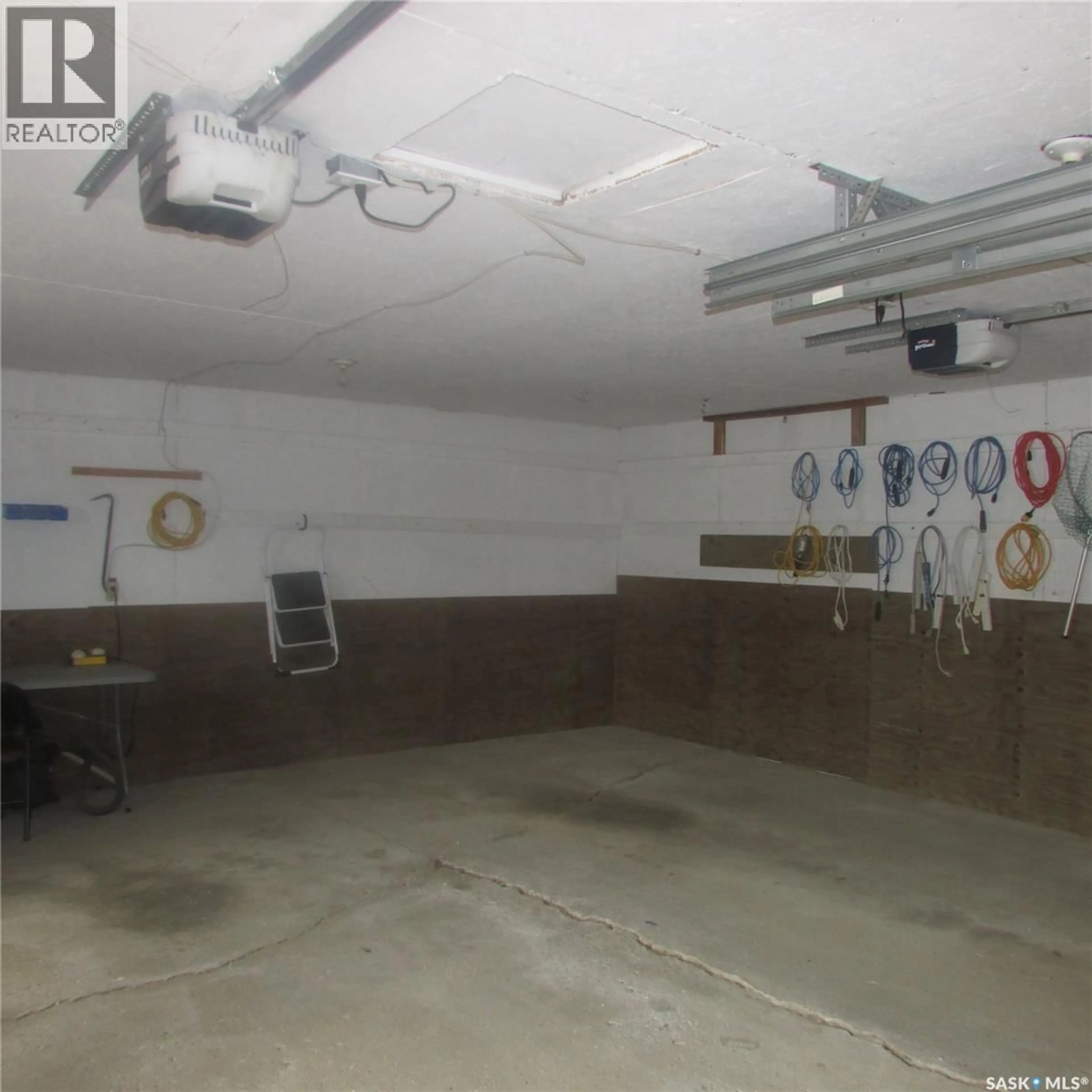 Indoor garage for 1240 10TH AVENUE, Regina Saskatchewan S4N0J2