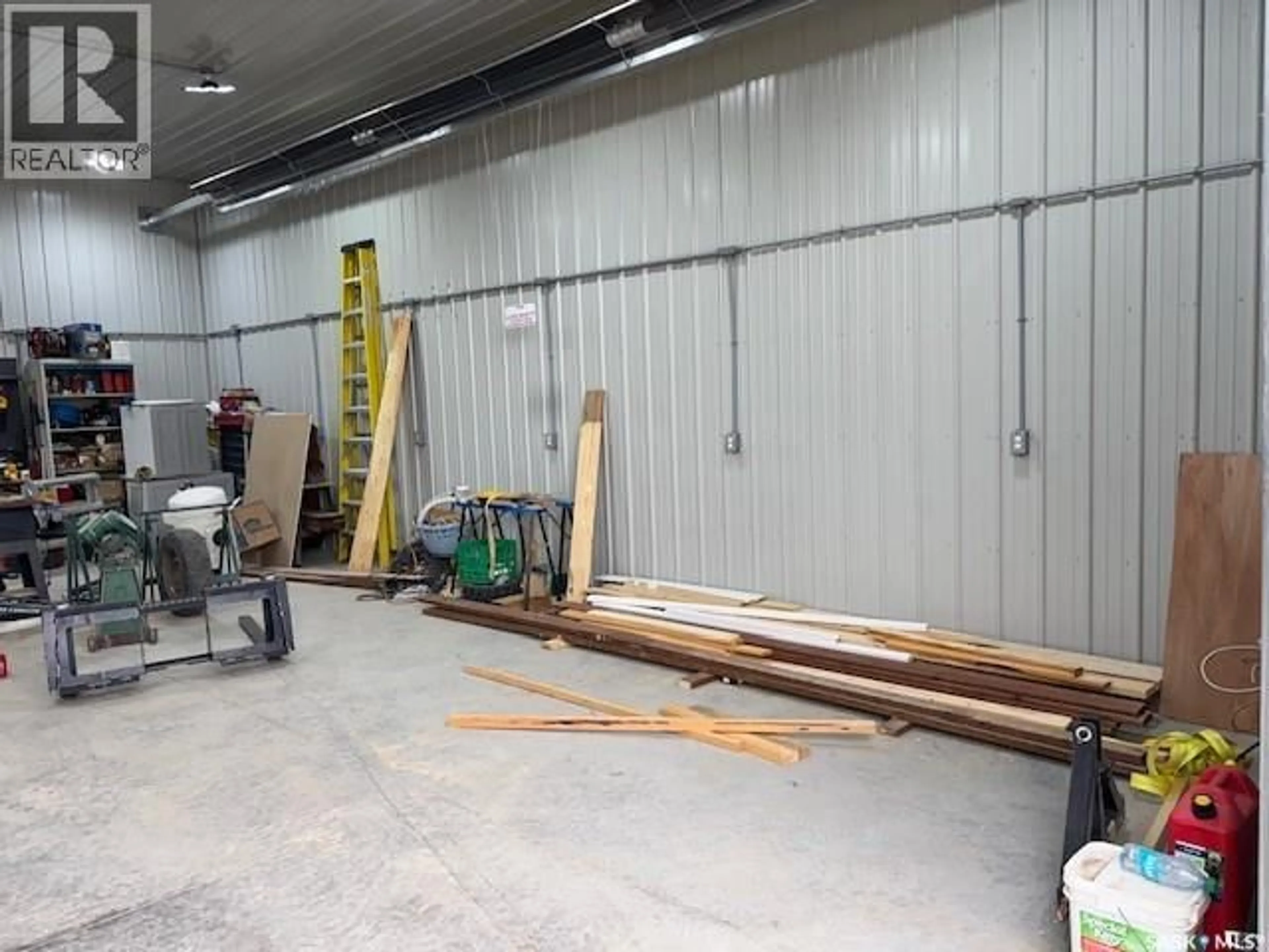 Indoor garage for 1 1ST AVENUE, Wiseton Saskatchewan S0L3M0