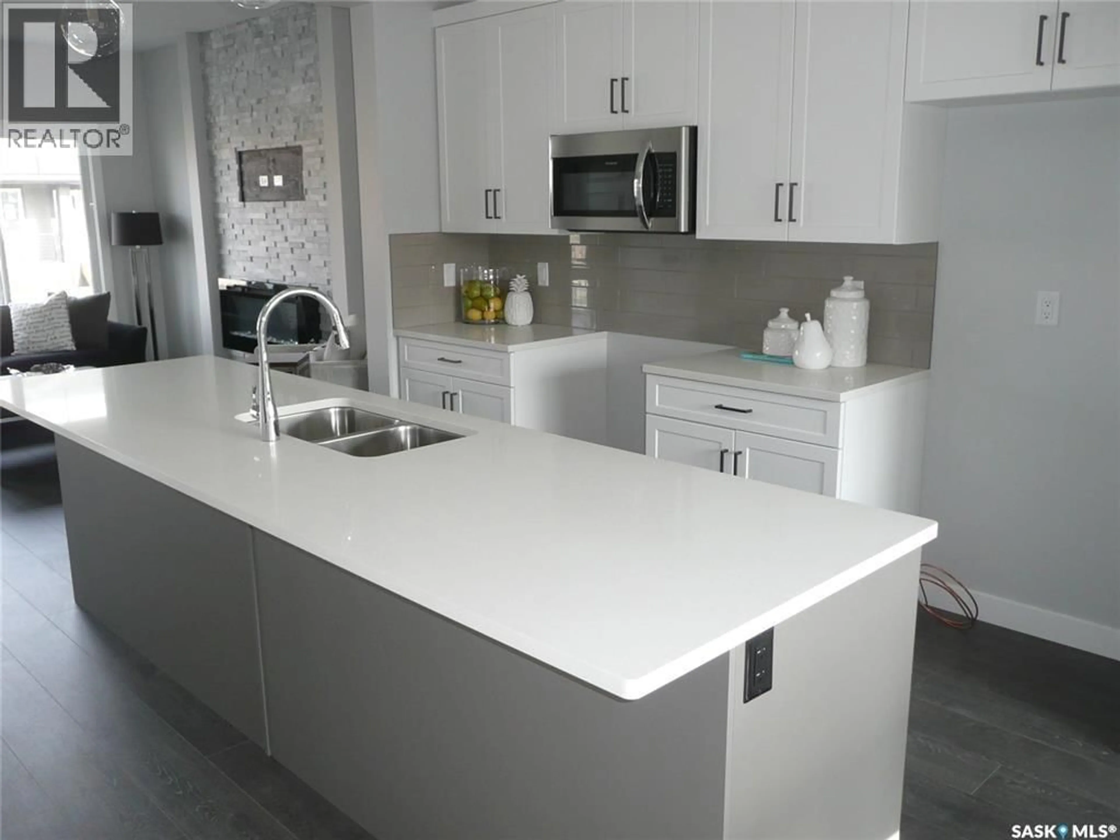 Contemporary kitchen, ceramic/tile floor for 2972 GREEN TURTLE ROAD, Regina Saskatchewan S4V4G4