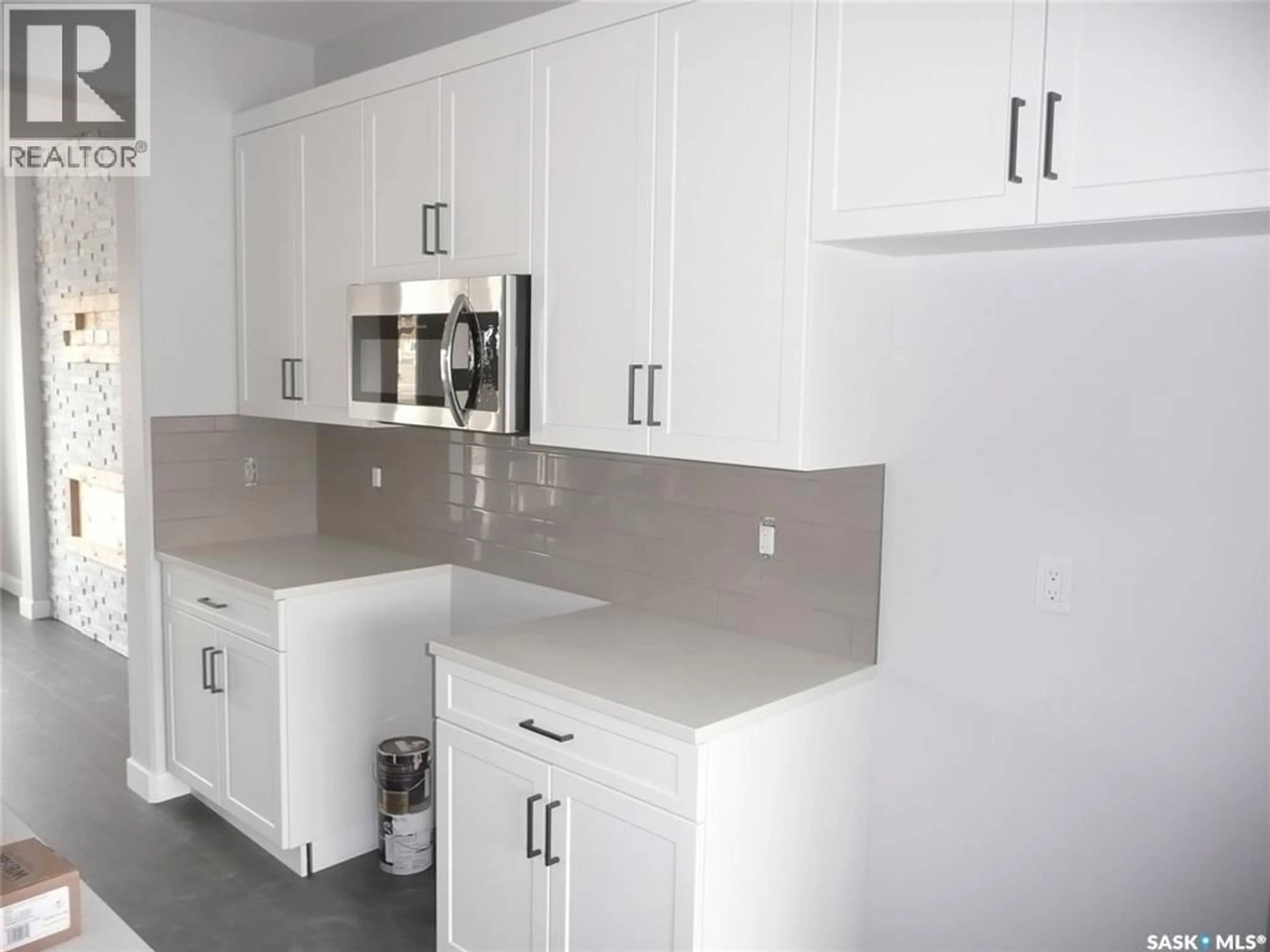 Contemporary kitchen, unknown for 2972 GREEN TURTLE ROAD, Regina Saskatchewan S4V4G4