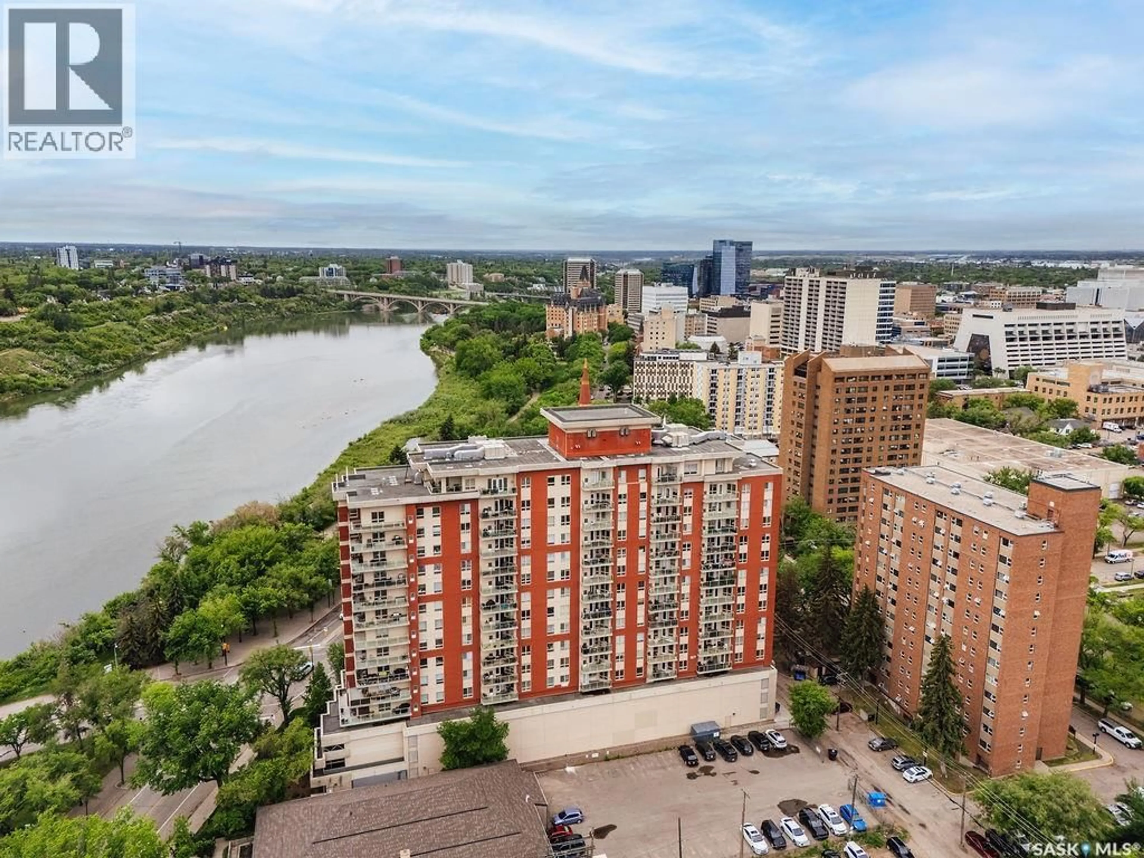 A pic from outside/outdoor area/front of a property/back of a property/a pic from drone, water/lake/river/ocean view for 902 - 409 SPADINA CRESCENT, Saskatoon Saskatchewan S7K0G8