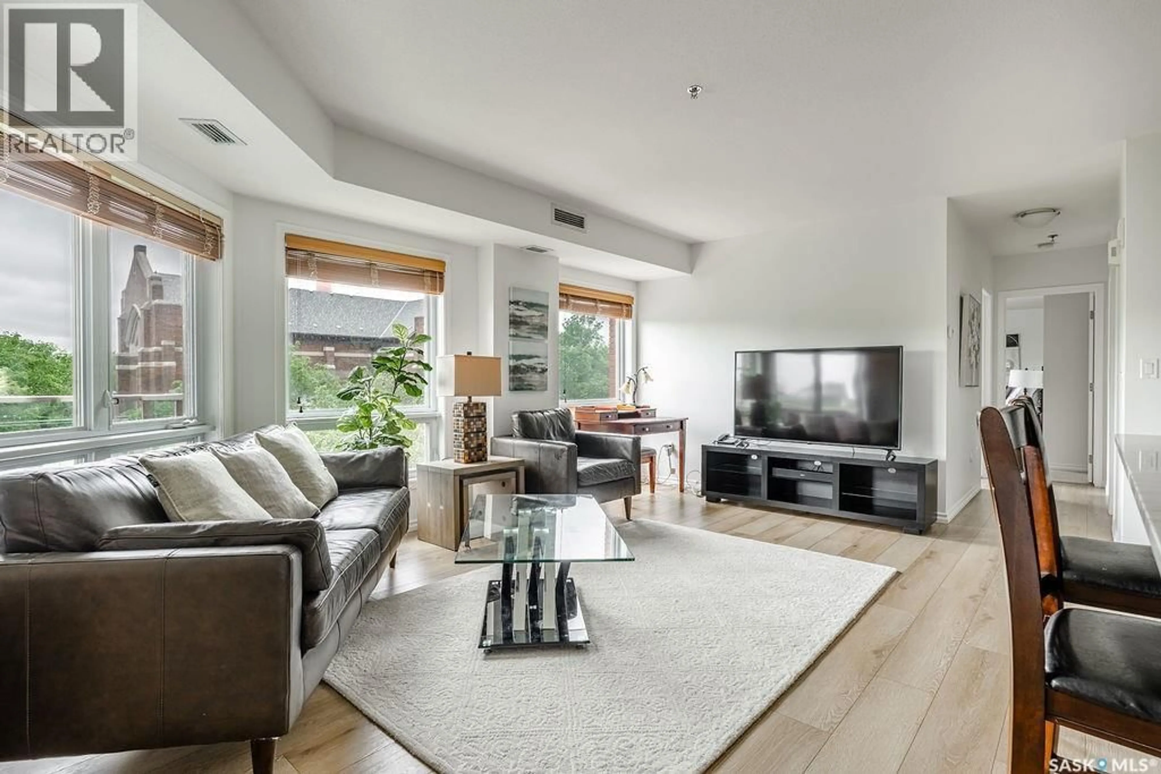 Living room with furniture, unknown for 902 - 409 SPADINA CRESCENT, Saskatoon Saskatchewan S7K0G8