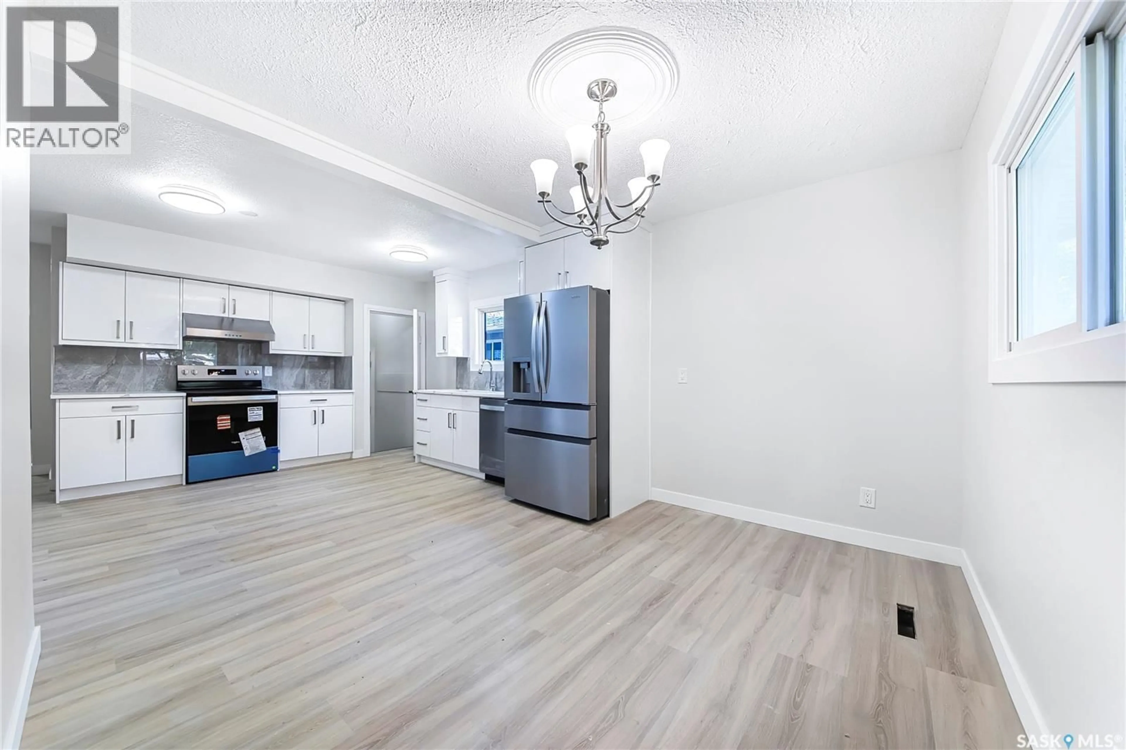 Open concept kitchen, unknown for 451 R AVENUE S, Saskatoon Saskatchewan S7M2Z4