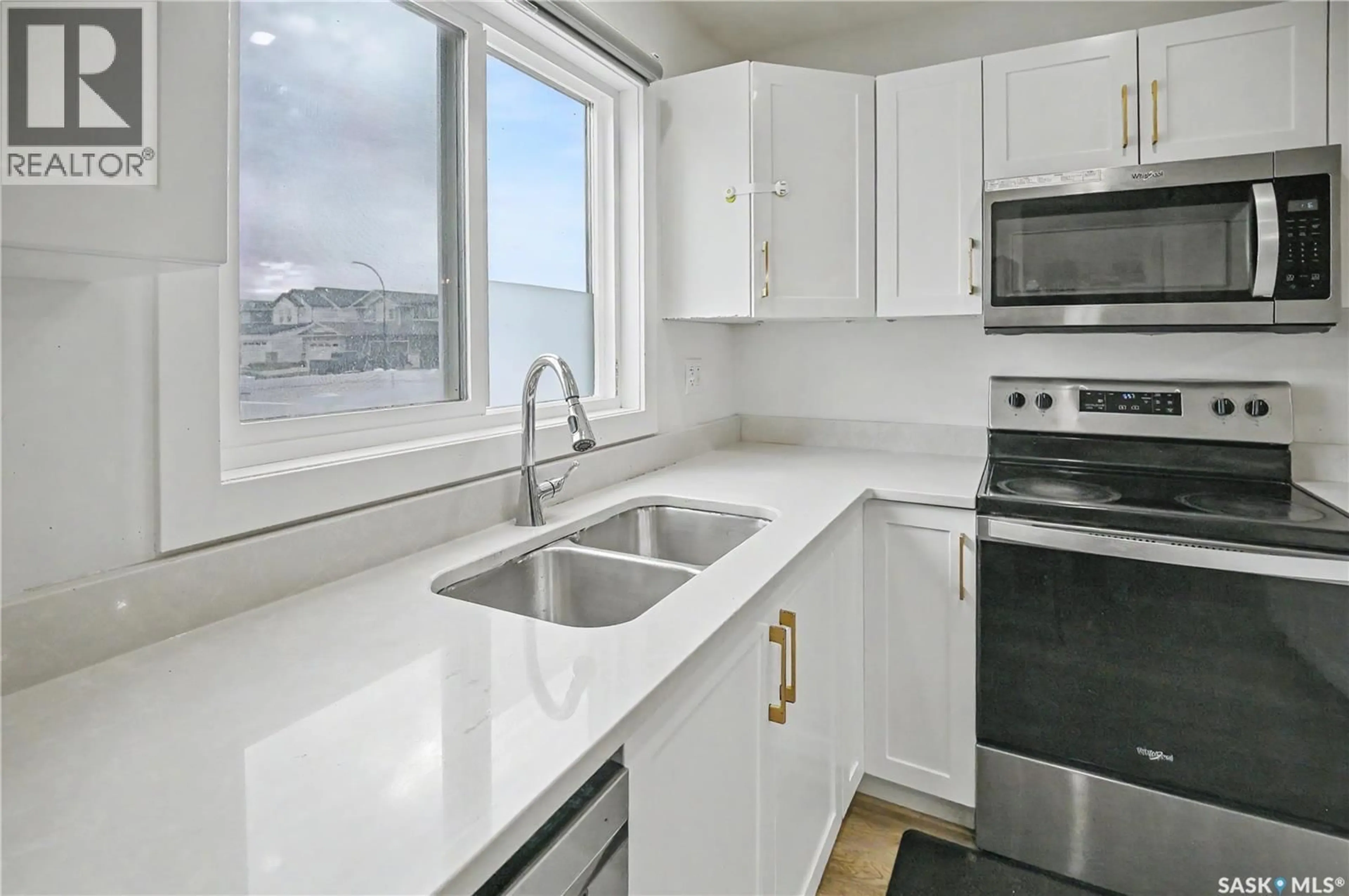 Standard kitchen, unknown for 106 WESTFIELD ROAD, Saskatoon Saskatchewan S7V0Z8