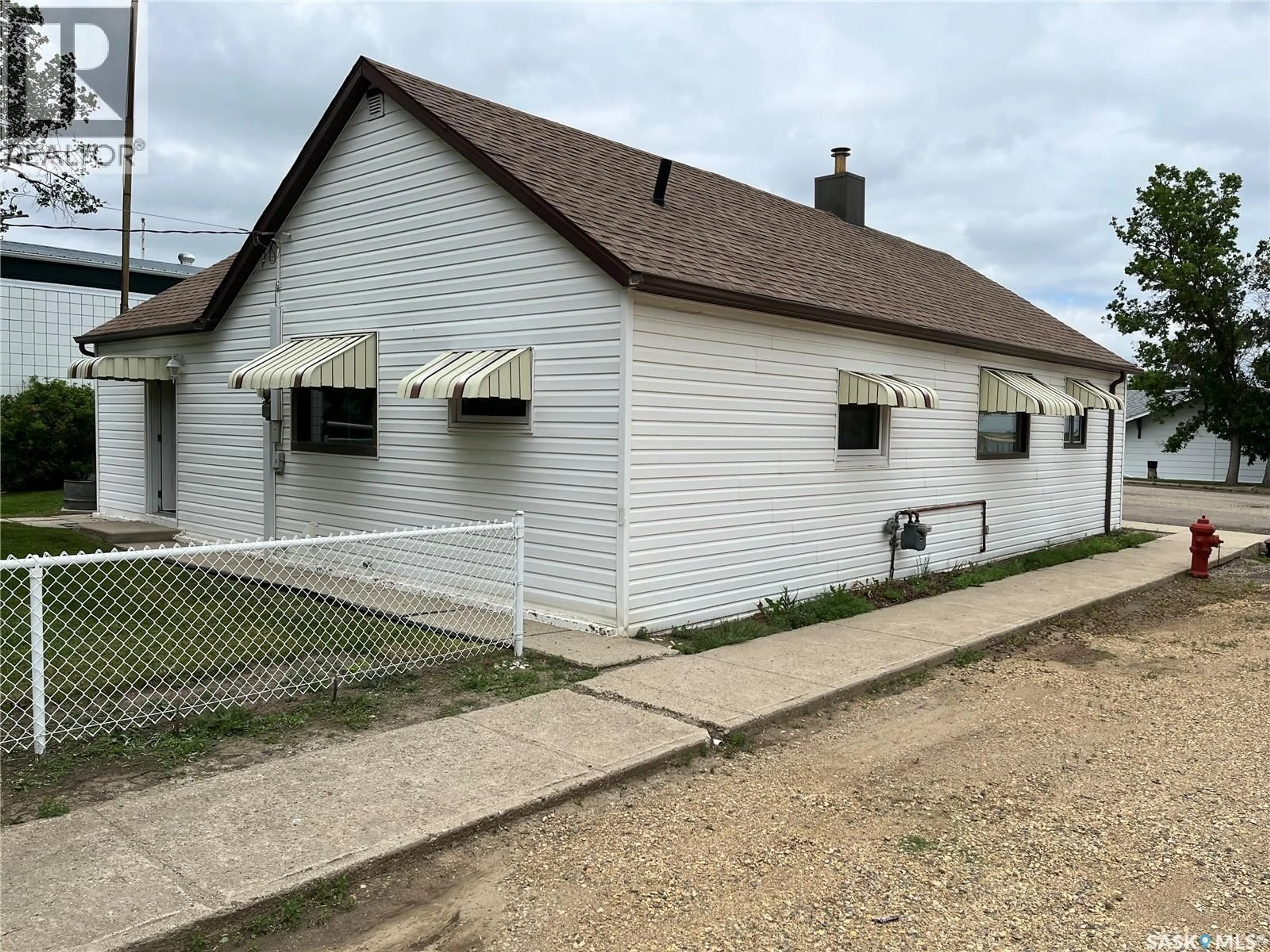 A pic from outside/outdoor area/front of a property/back of a property/a pic from drone, building for 43 2ND AVENUE, Lafleche Saskatchewan S0H2K0