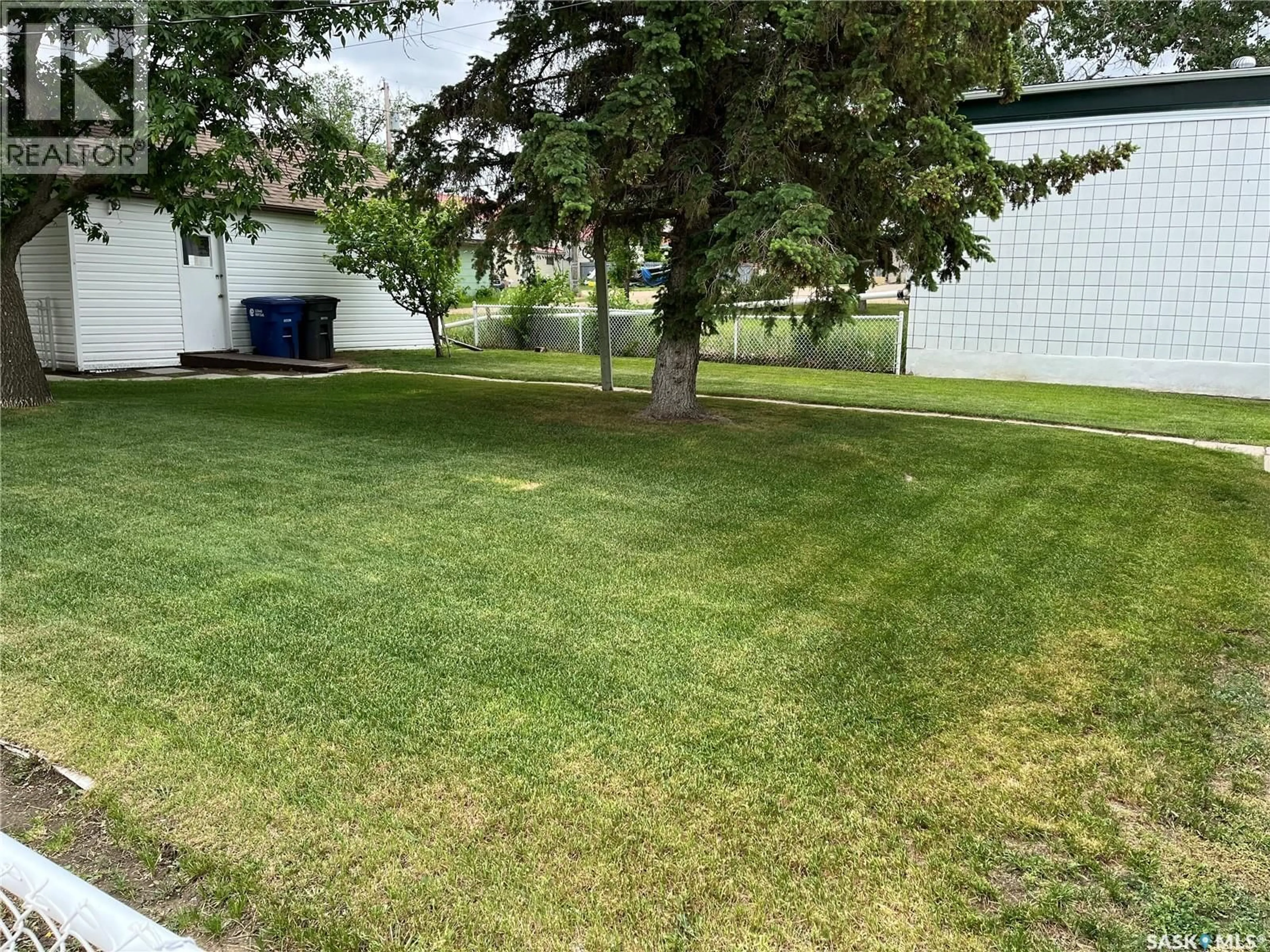 A pic from outside/outdoor area/front of a property/back of a property/a pic from drone, street for 43 2ND AVENUE, Lafleche Saskatchewan S0H2K0