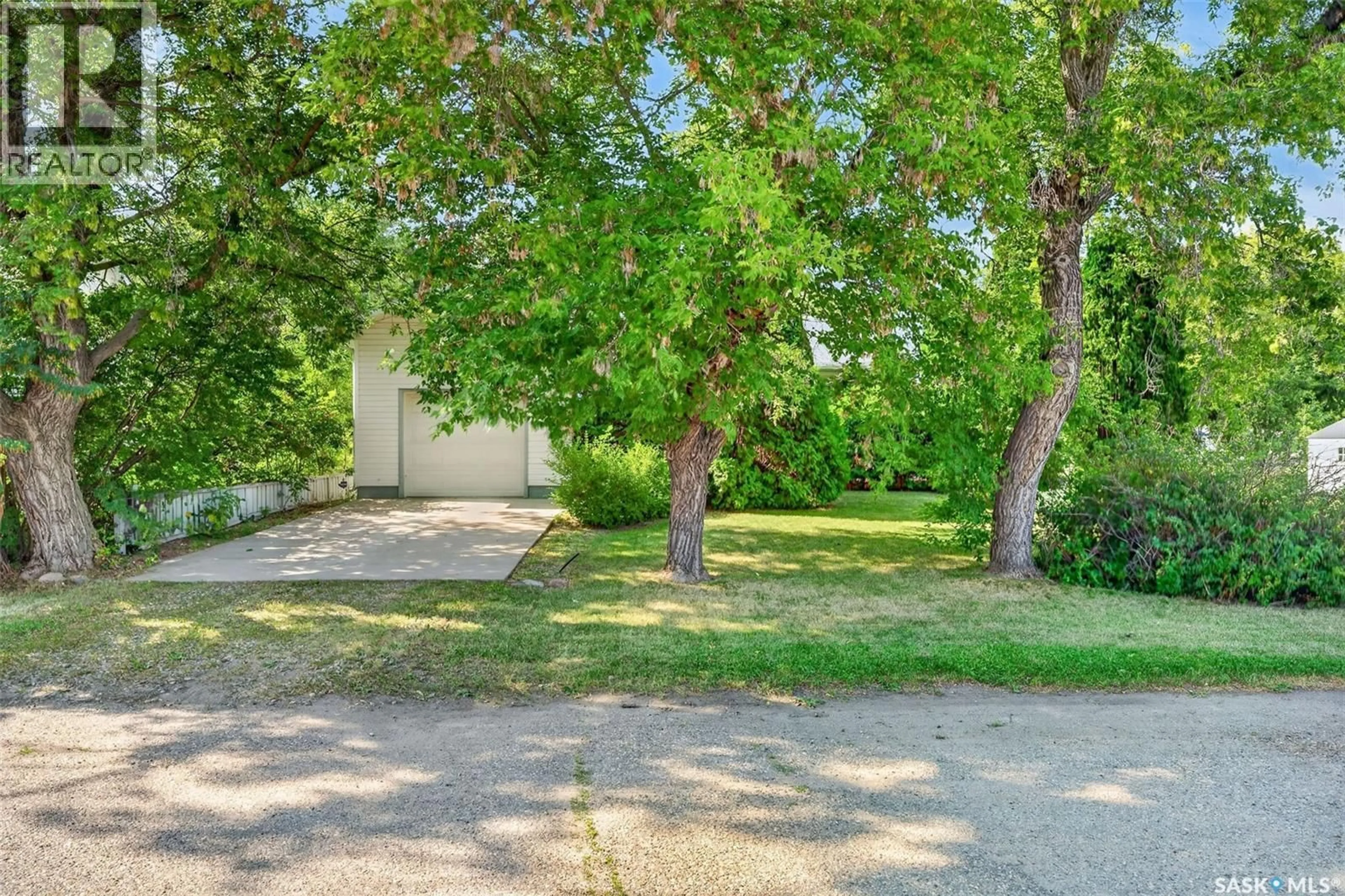 A pic from outside/outdoor area/front of a property/back of a property/a pic from drone, street for 109 1ST AVENUE, Vanscoy Saskatchewan S0L3J0