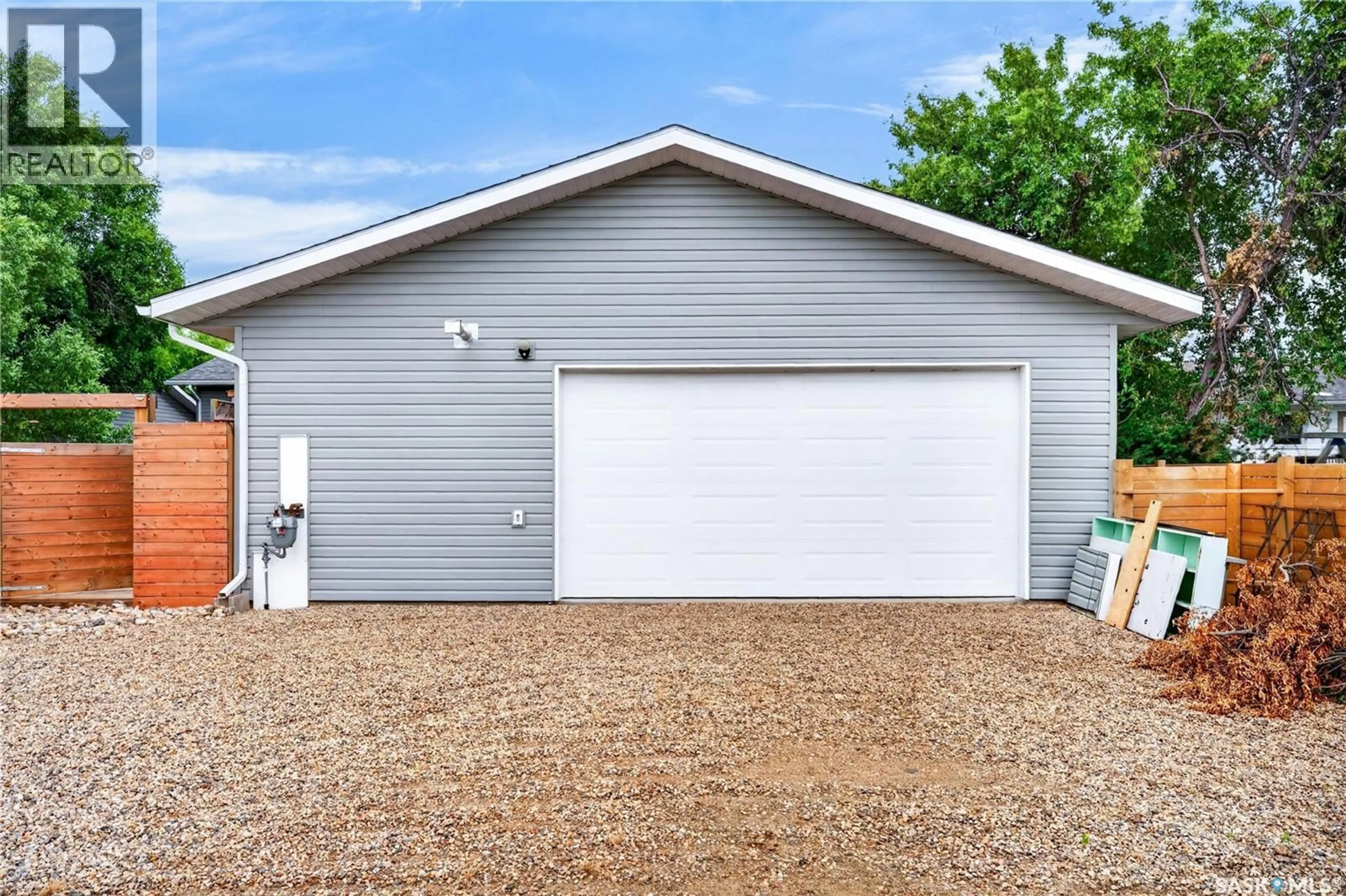 Indoor garage for 315 CASKEY DRIVE, Melfort Saskatchewan S0E1A0