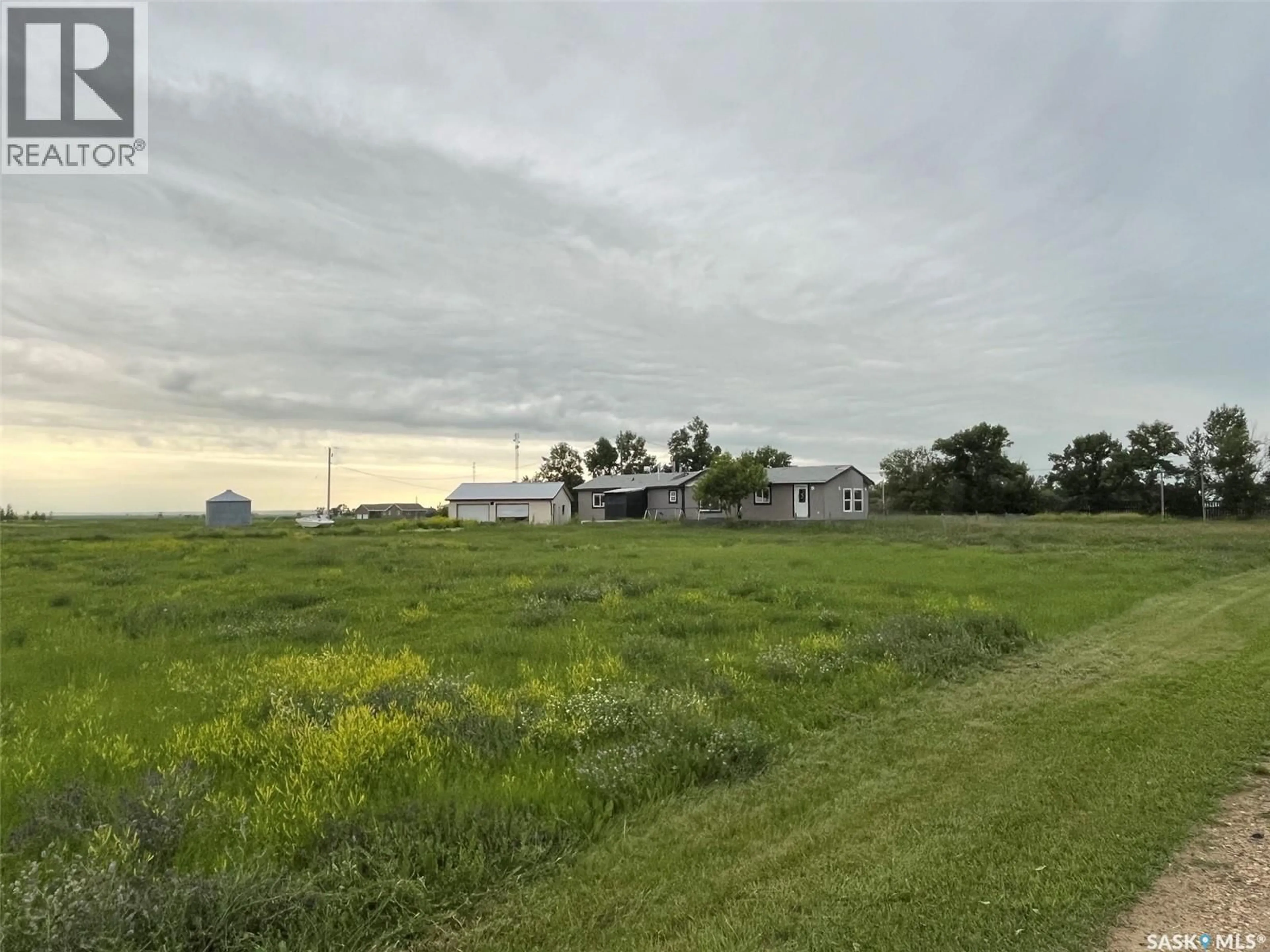 A pic from outside/outdoor area/front of a property/back of a property/a pic from drone, unknown for Colgate - OUTSKIRTS, Lomond Rm No. 37 Saskatchewan S4H2J1