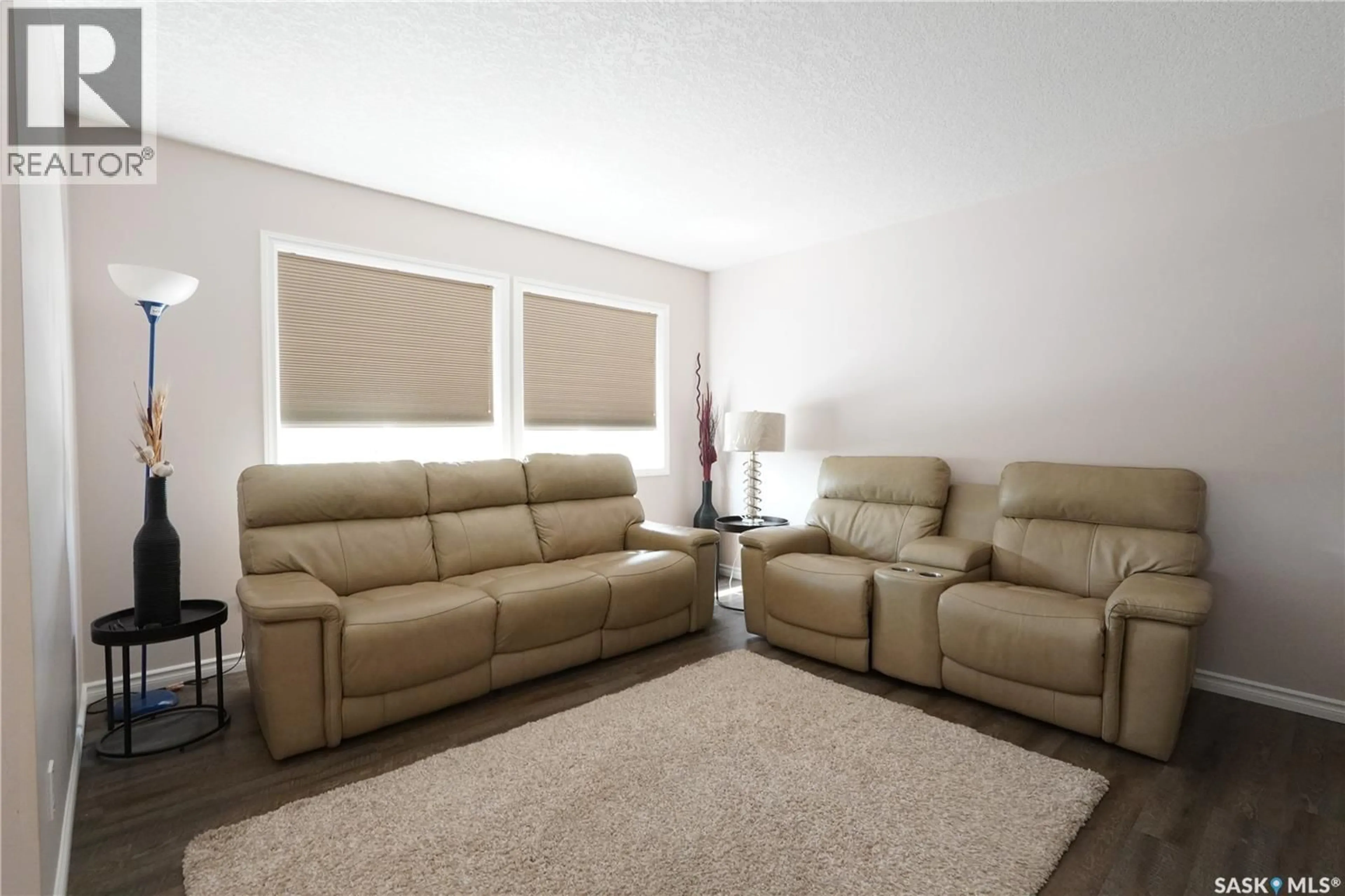 Living room with furniture, unknown for 5602 DEWDNEY AVENUE, Regina Saskatchewan S4T1C7