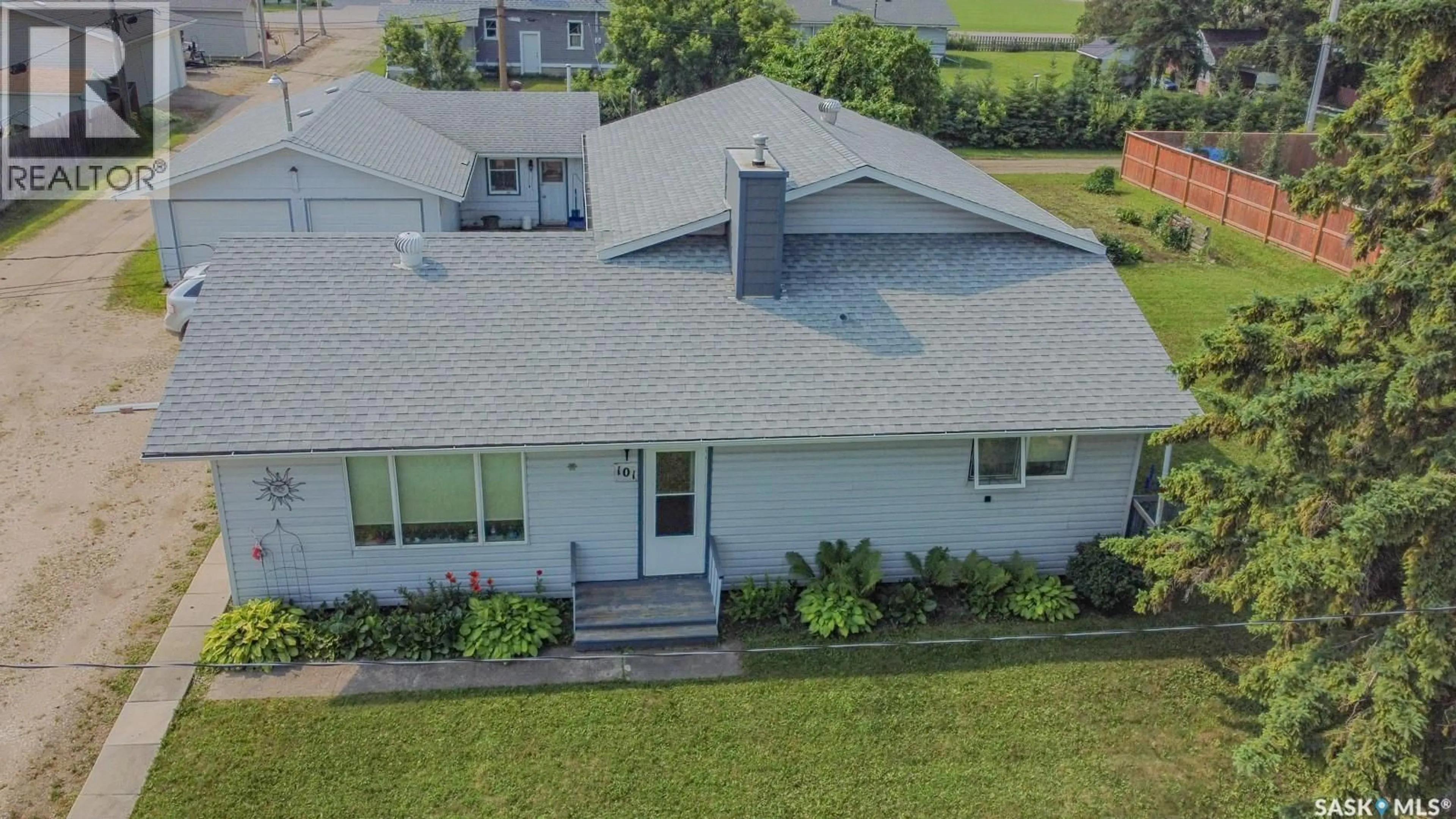 A pic from outside/outdoor area/front of a property/back of a property/a pic from drone, unknown for 101 CAIRNS AVENUE, Melfort Saskatchewan S0E1A0