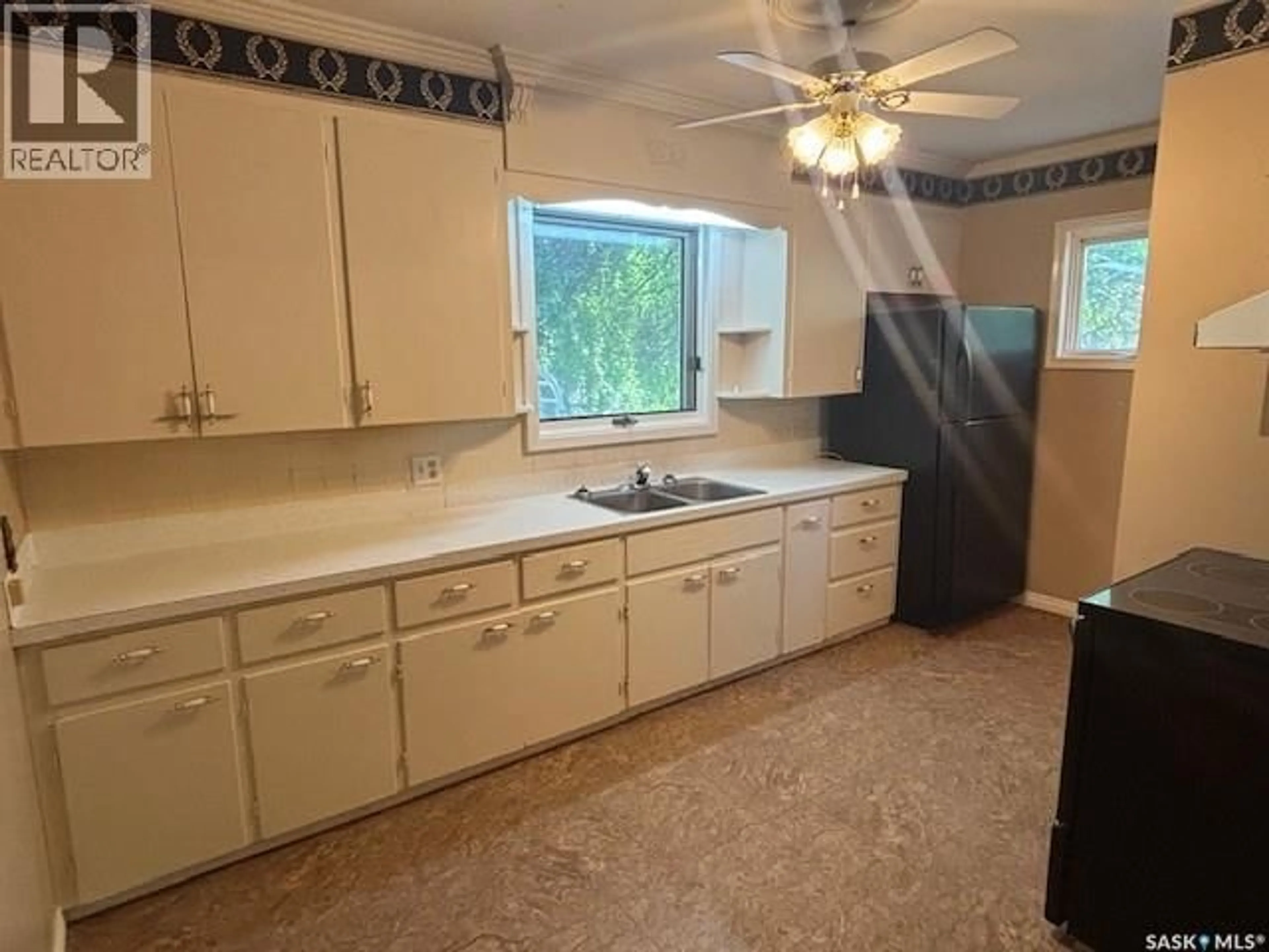 Standard kitchen, unknown for 722 1ST STREET, Canora Saskatchewan S0A0L0